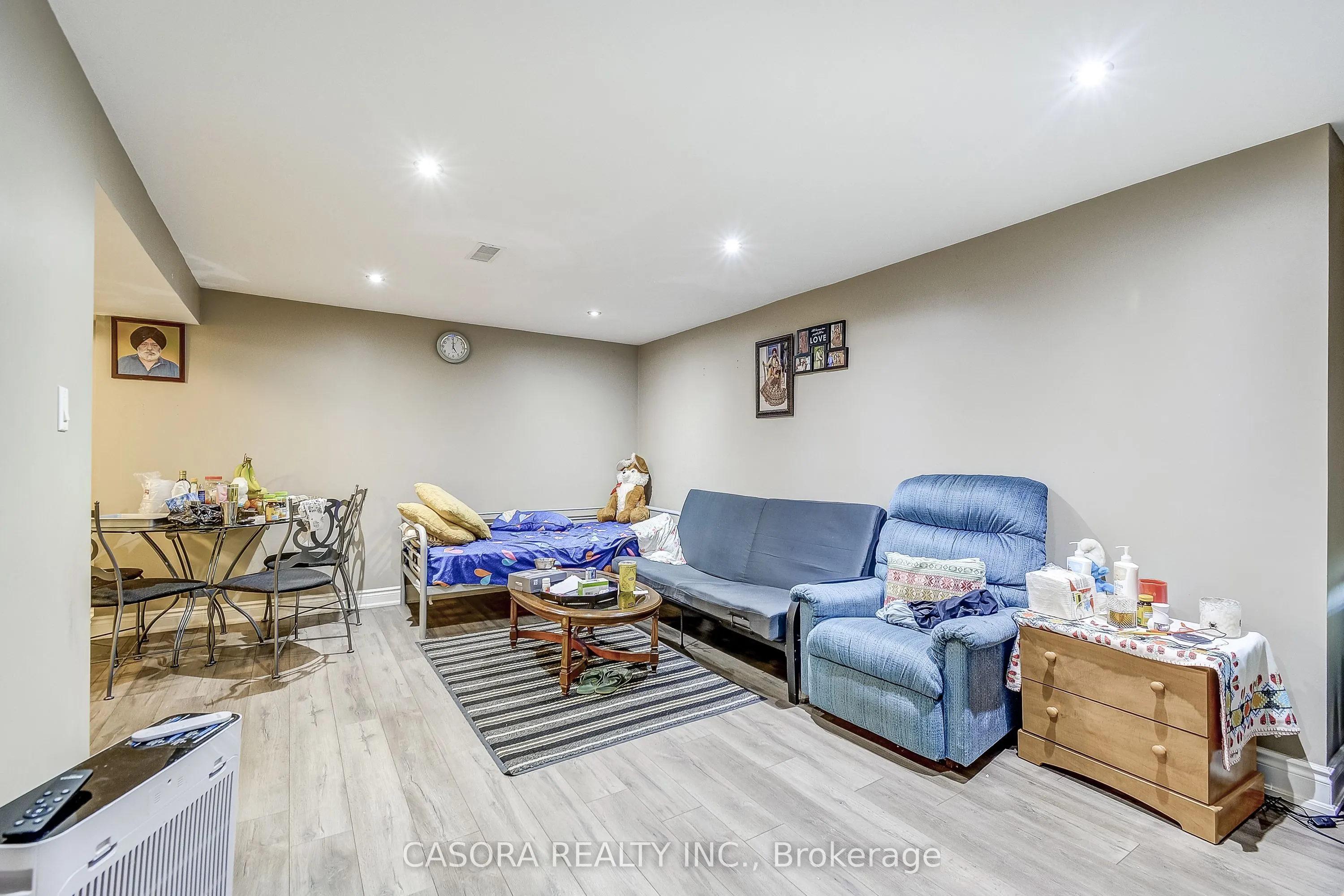 5446 Calvert Place