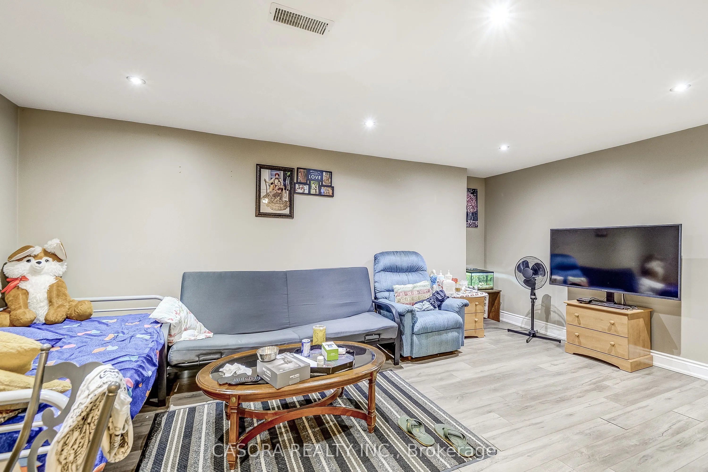 5446 Calvert Place
