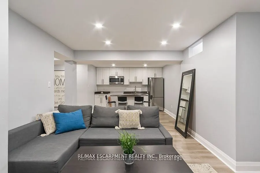 7107 Appletree Lane