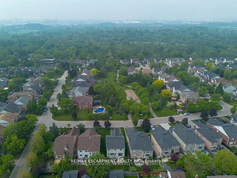 7107 Appletree Lane