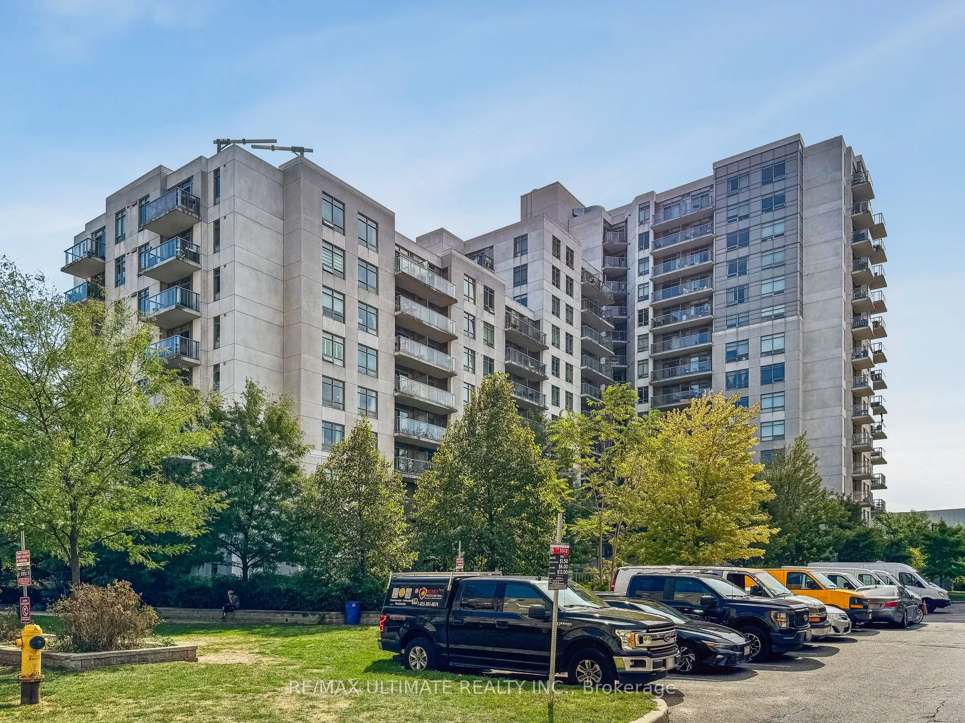 816 Lansdowne Avenue, #1402