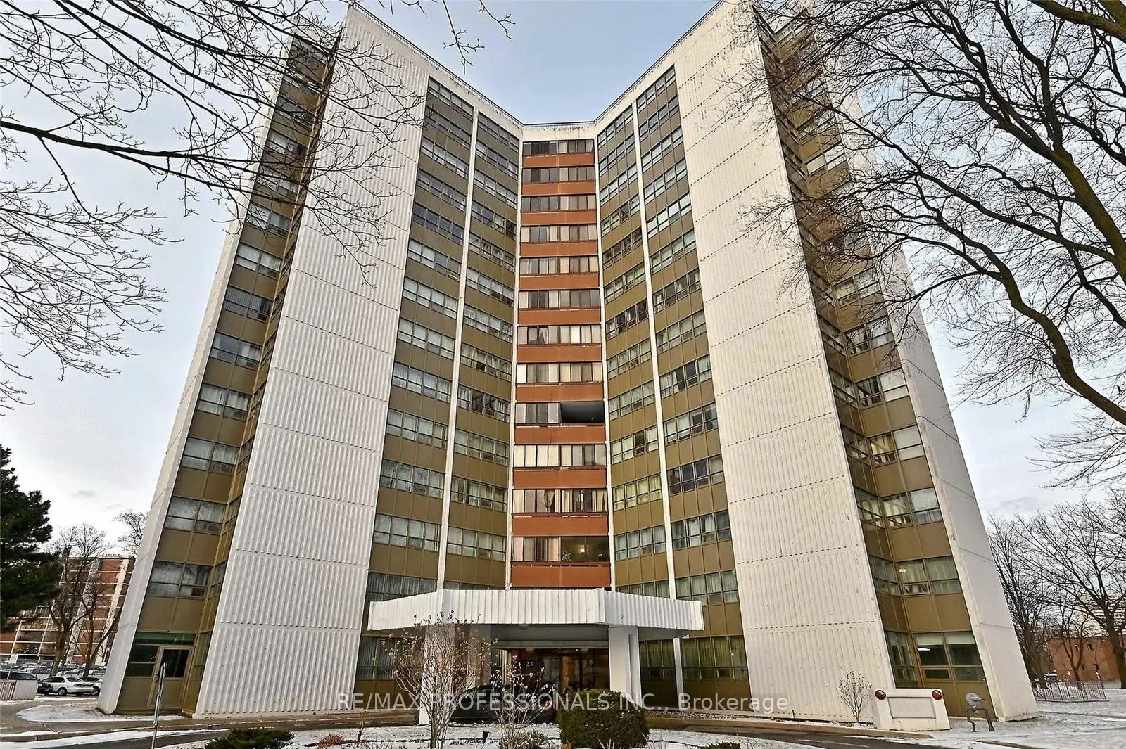 2323 Confederation Parkway, #802
