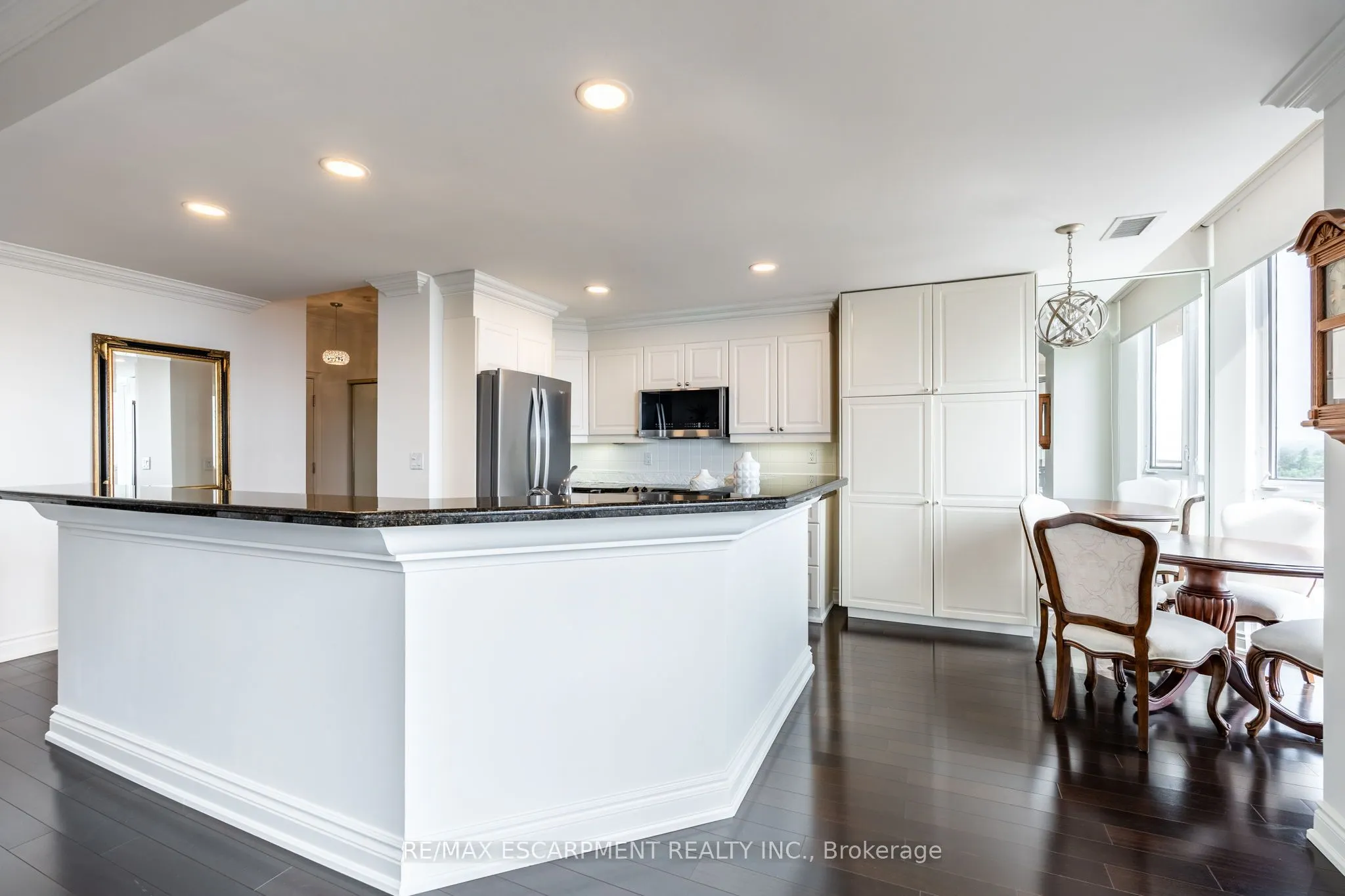 1477 Lakeshore Road, #1102