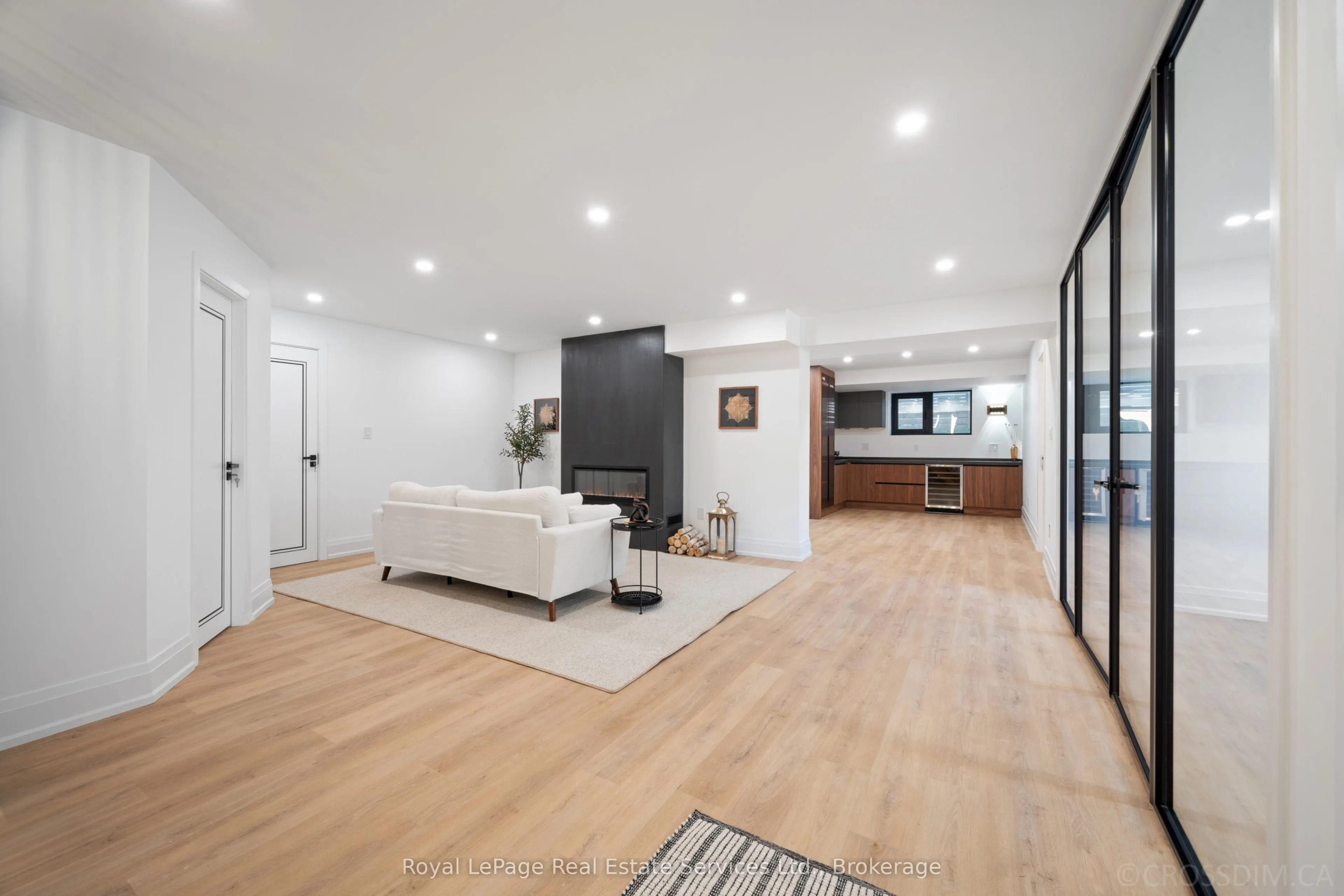 480 Scarsdale Crescent