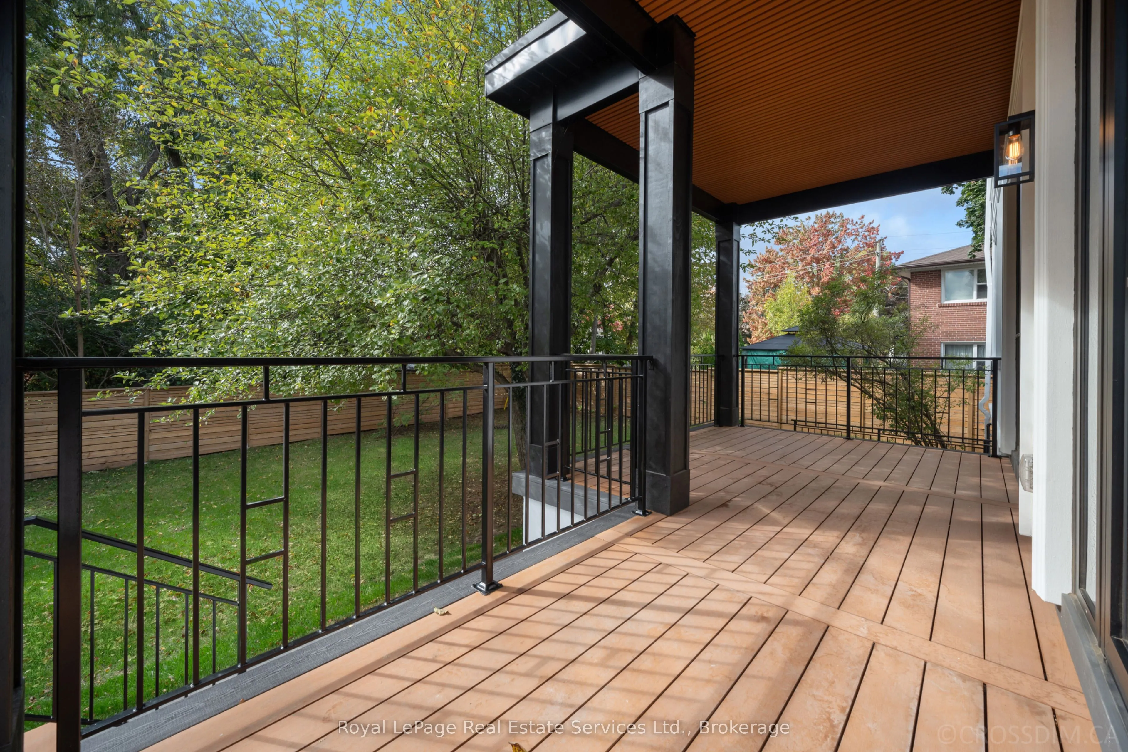 480 Scarsdale Crescent