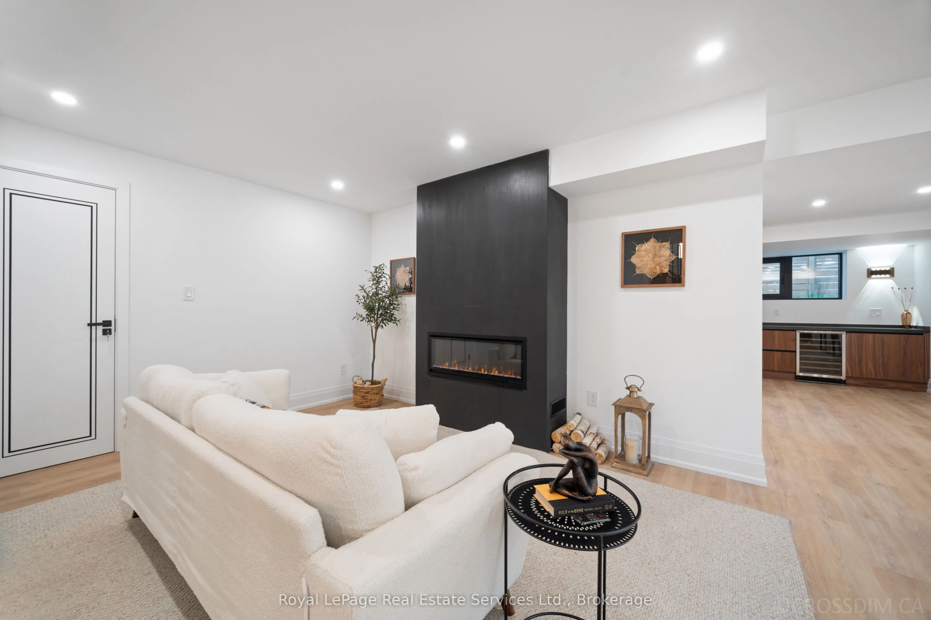 480 Scarsdale Crescent