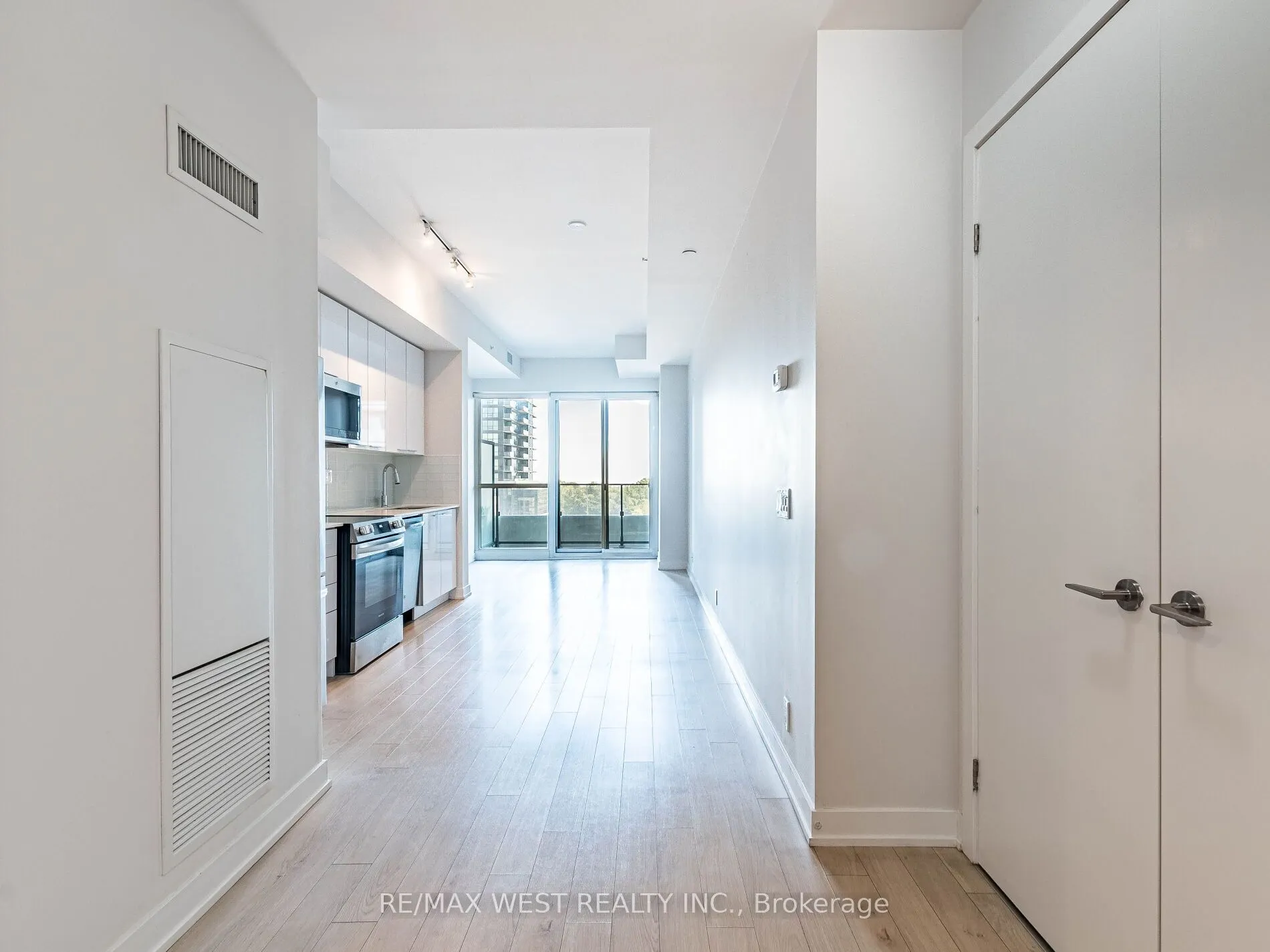 10 Park Lawn Road, #602
