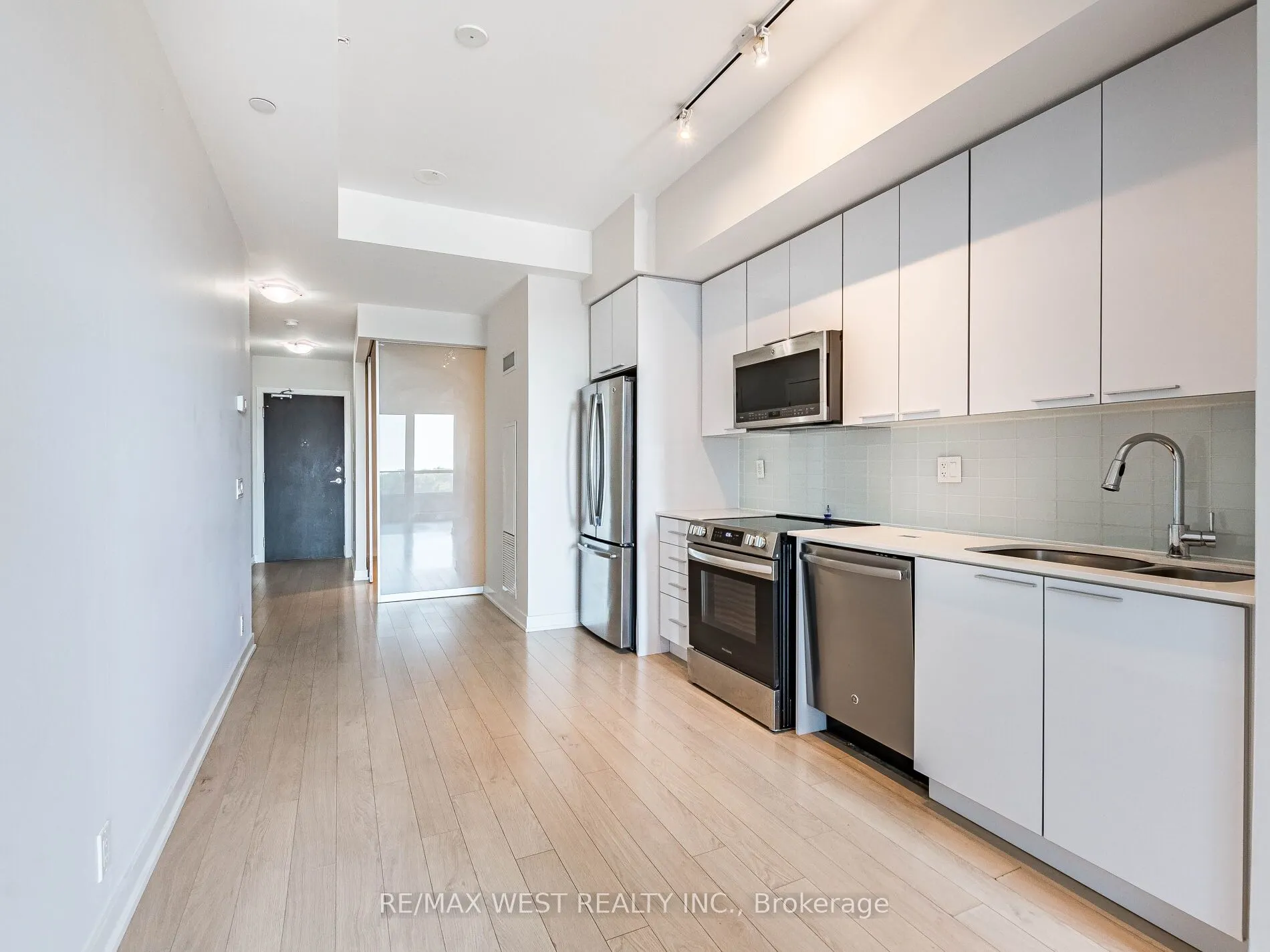 10 Park Lawn Road, #602
