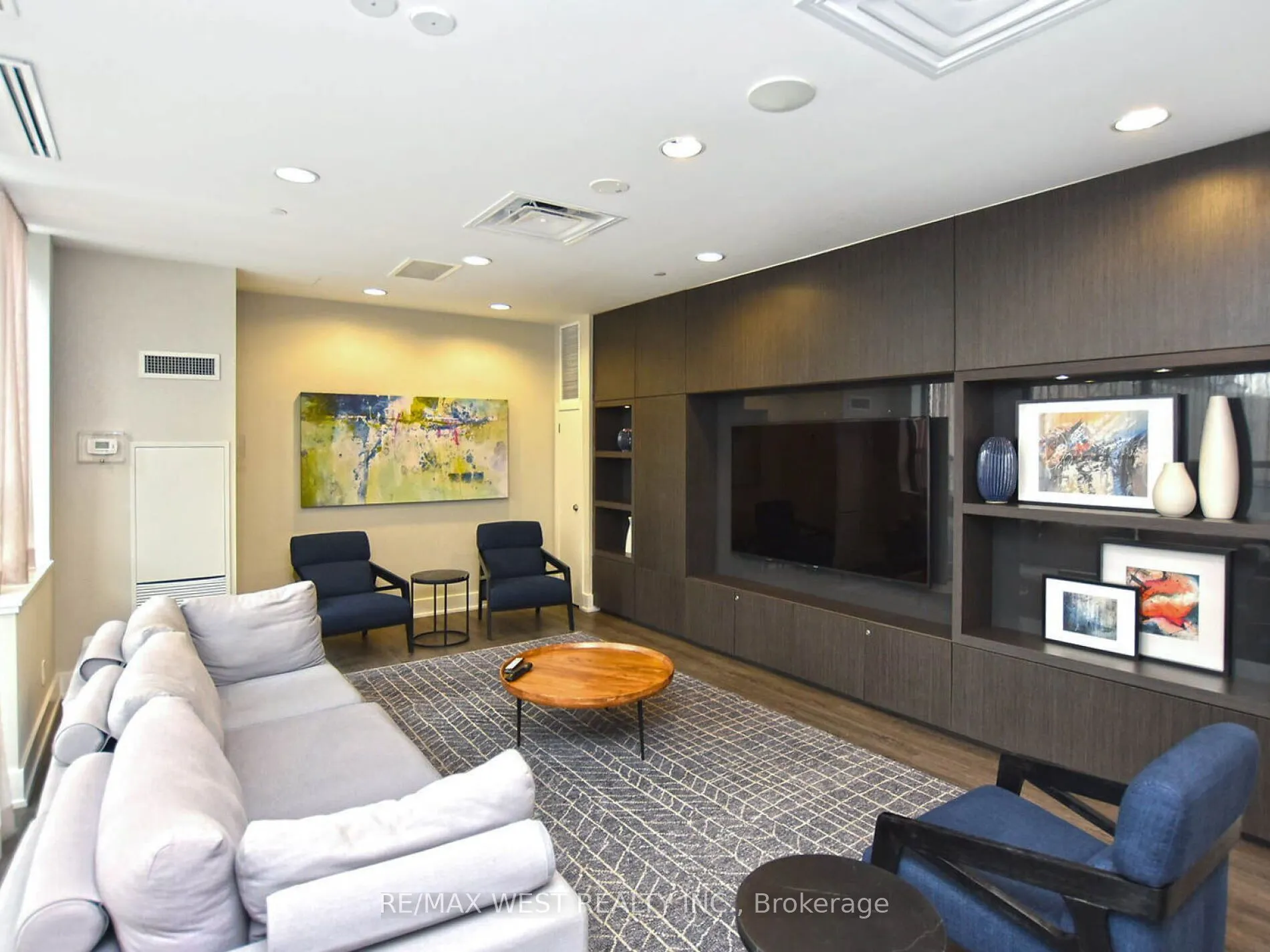 10 Park Lawn Road, #602