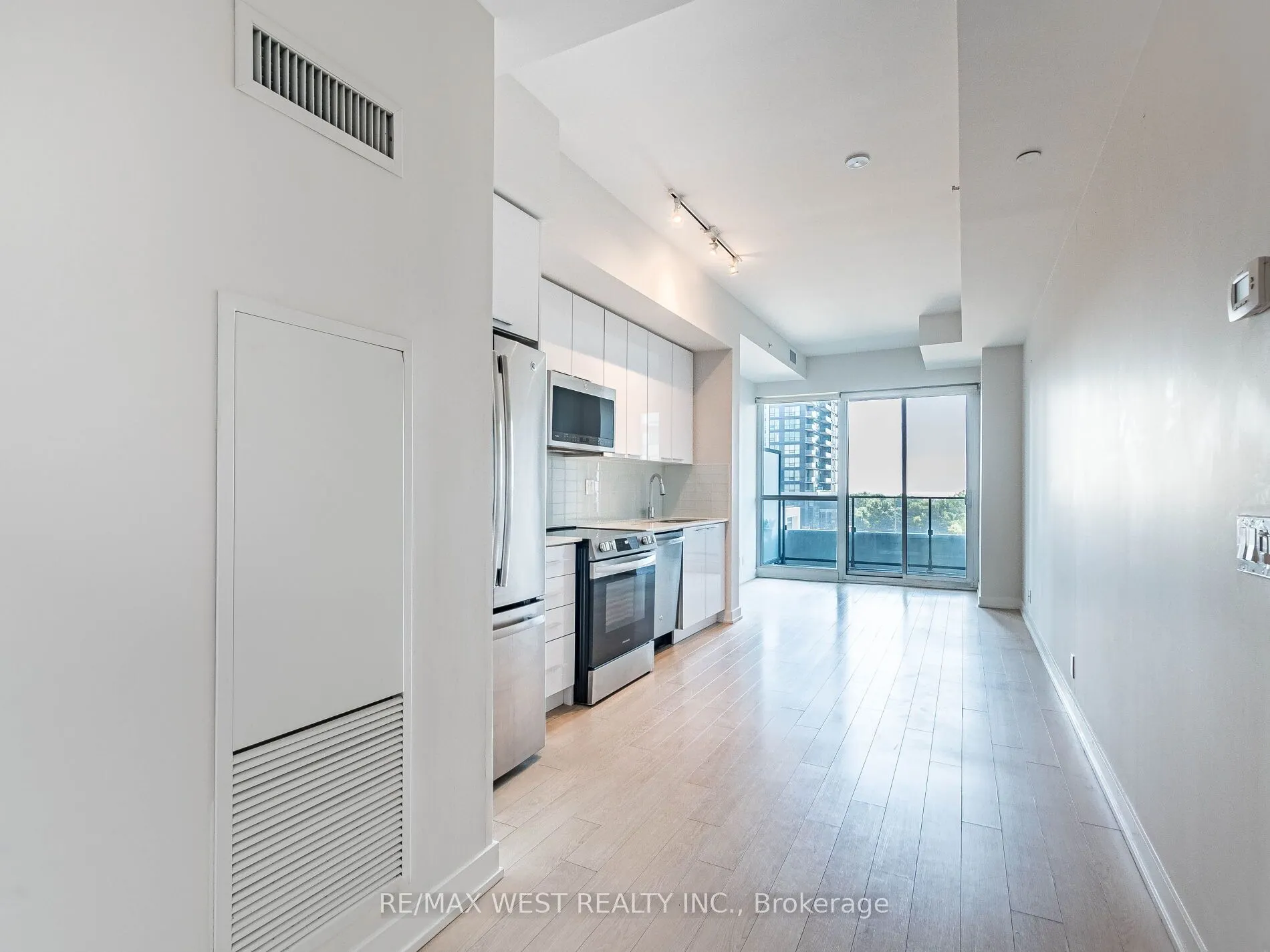 10 Park Lawn Road, #602