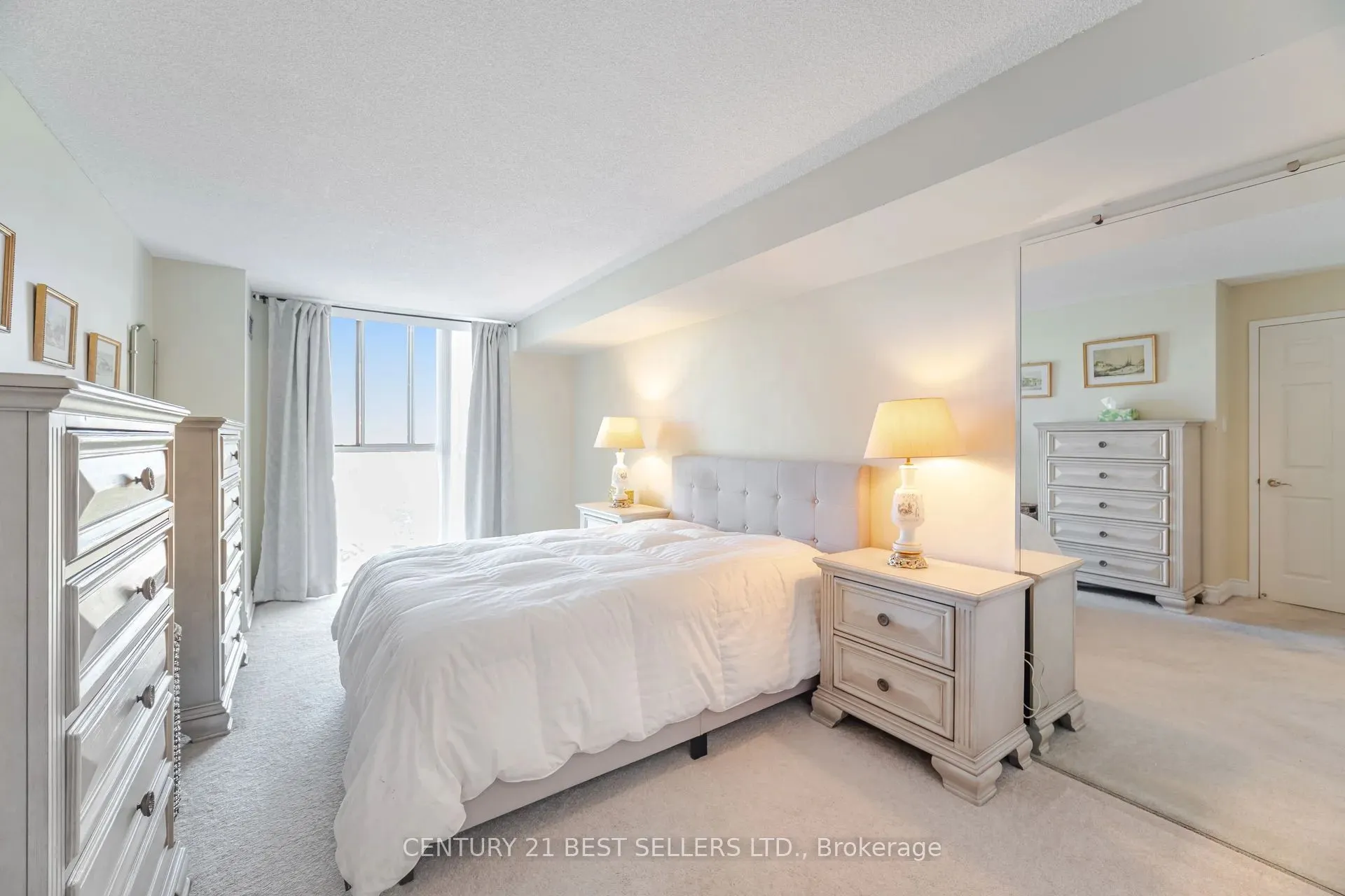 2091 Hurontario Street, #1107