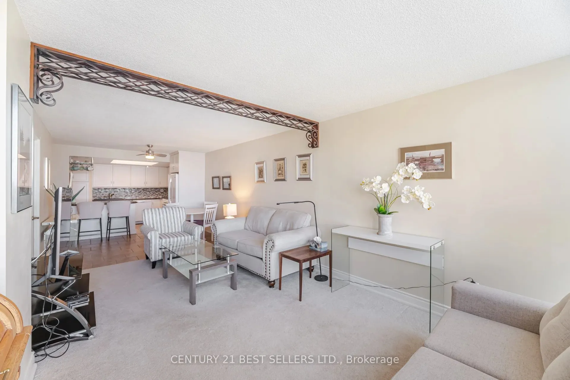 2091 Hurontario Street, #1107