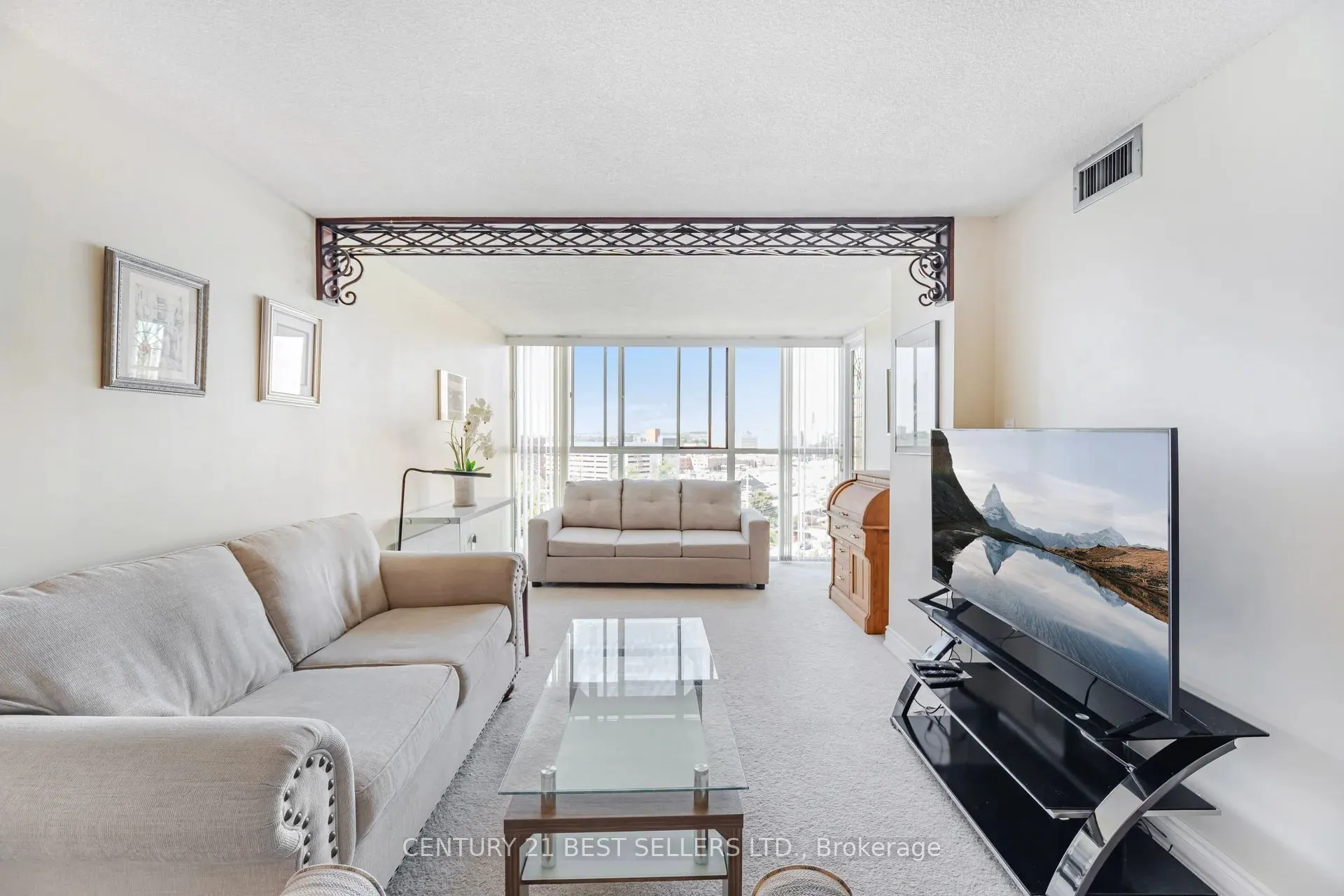 2091 Hurontario Street, #1107