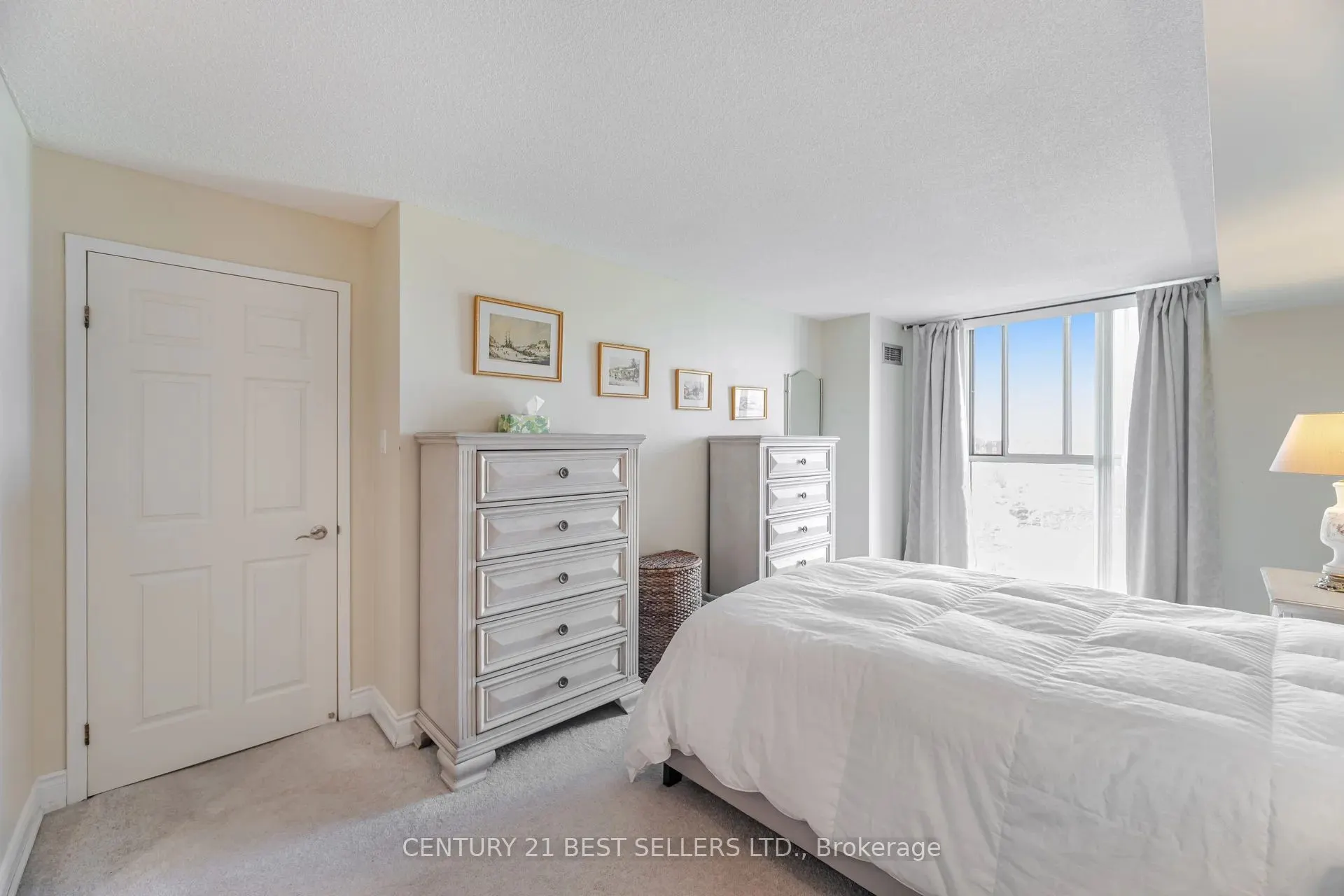 2091 Hurontario Street, #1107