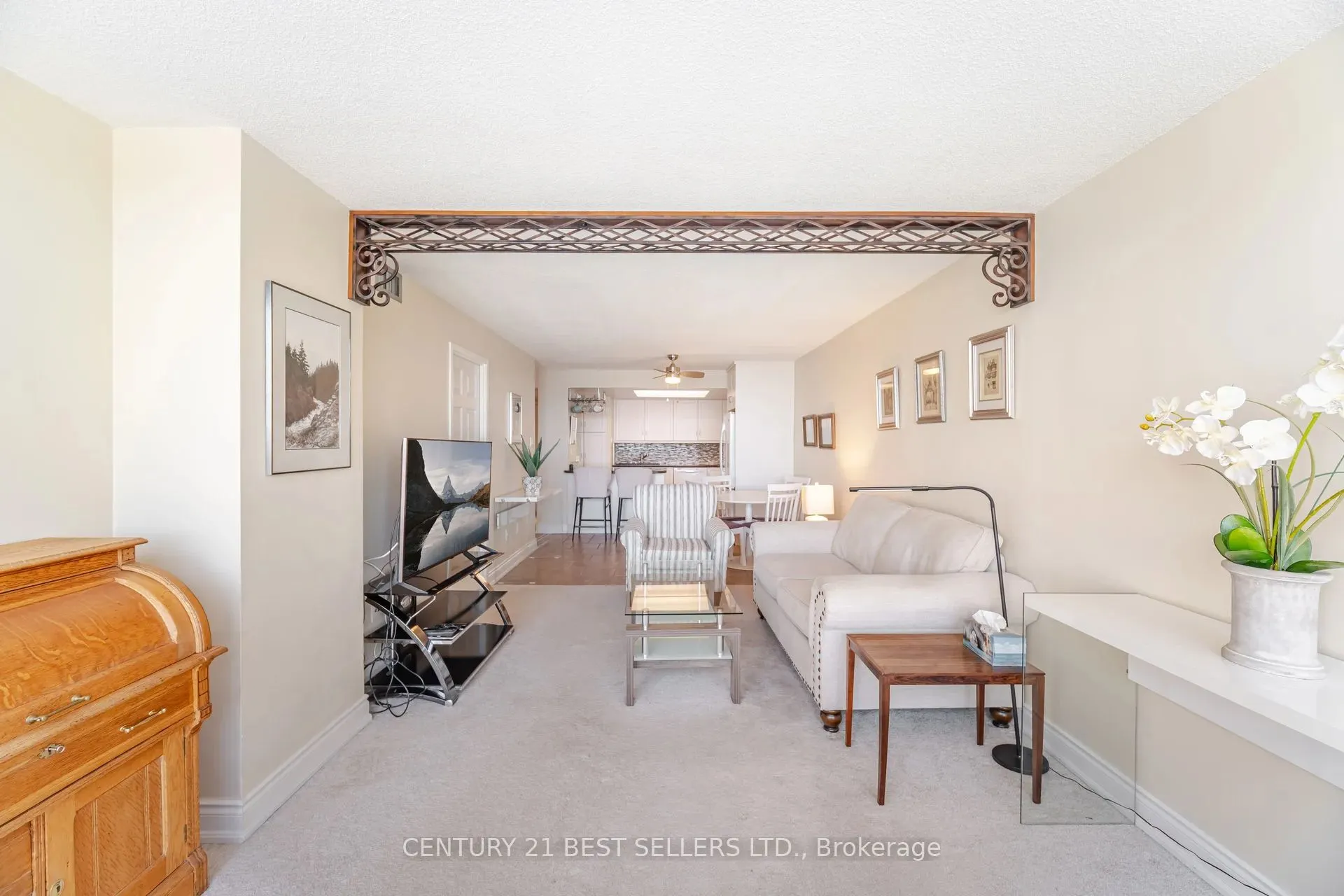 2091 Hurontario Street, #1107