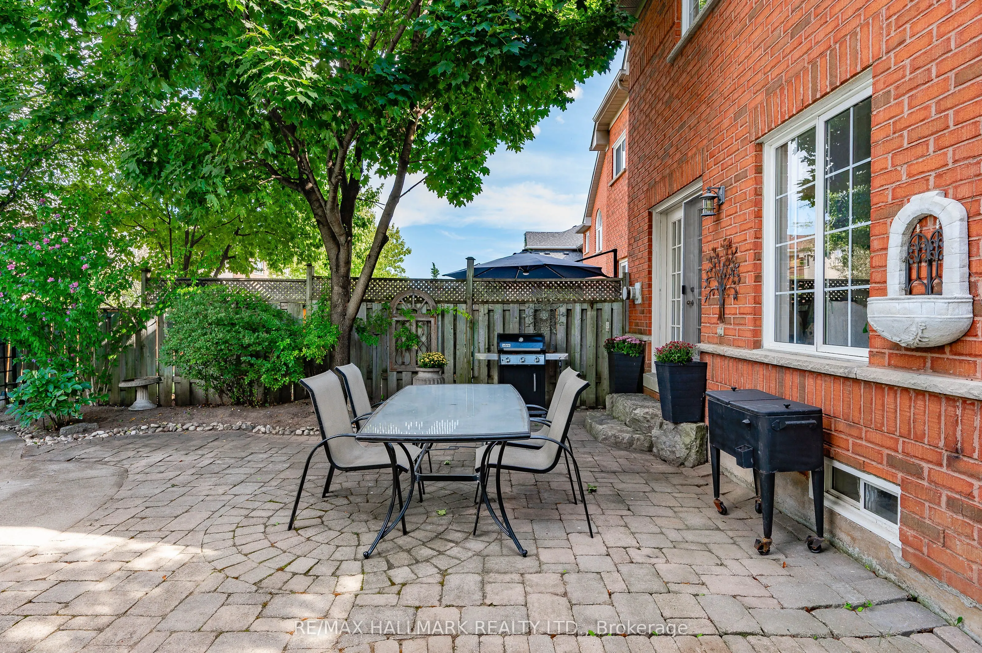 3288 Equestrian Crescent