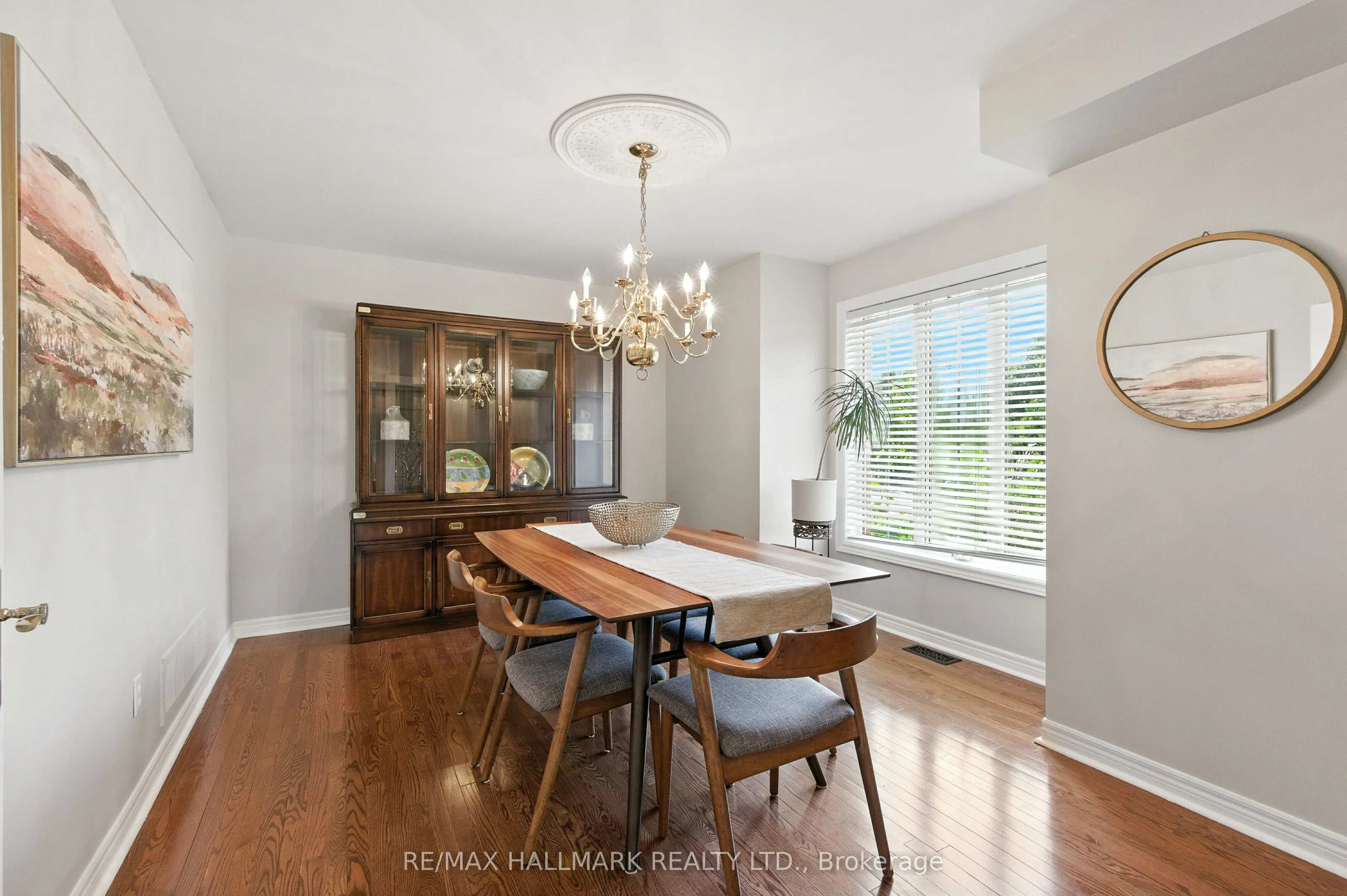 3288 Equestrian Crescent