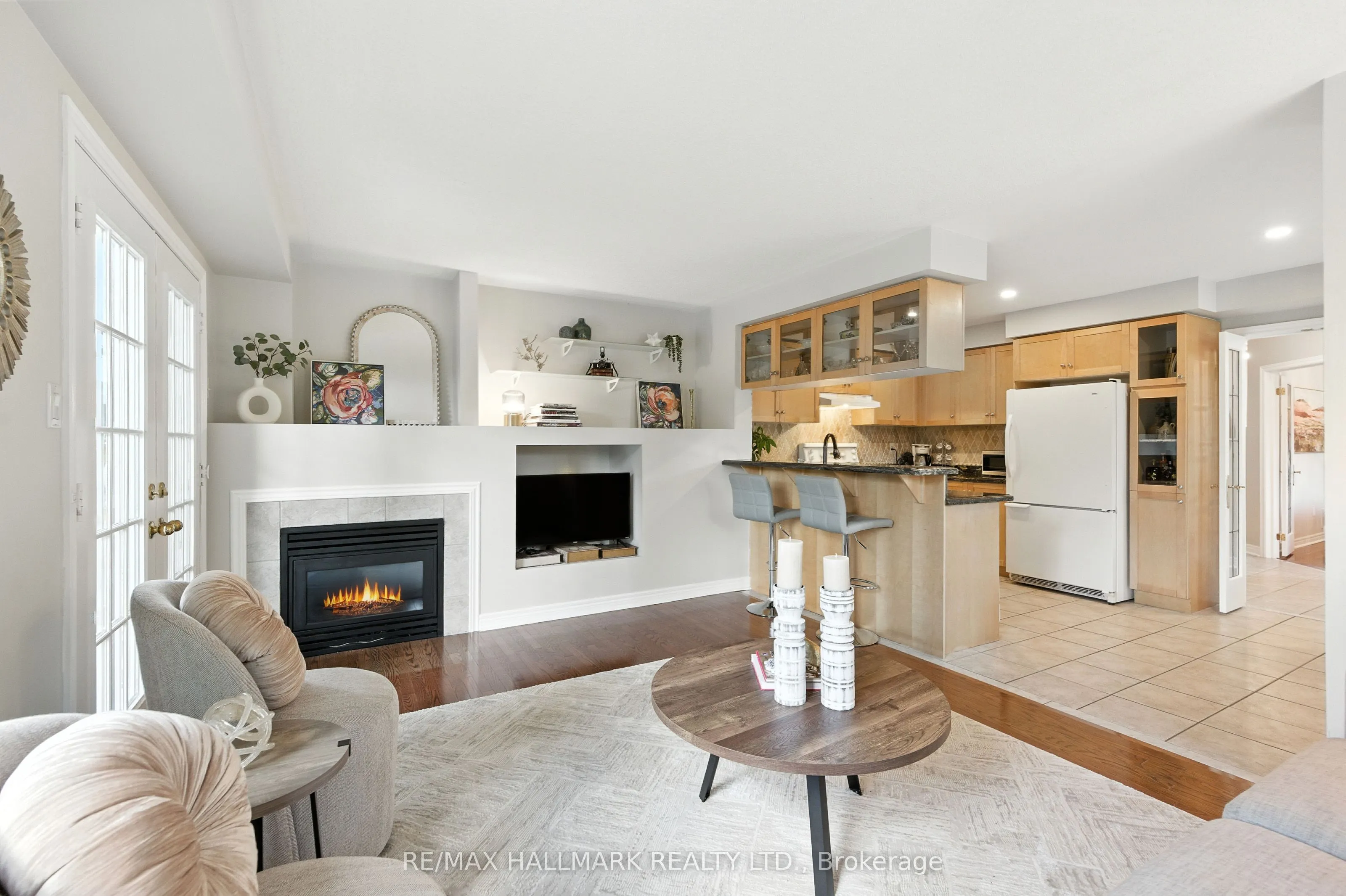 3288 Equestrian Crescent