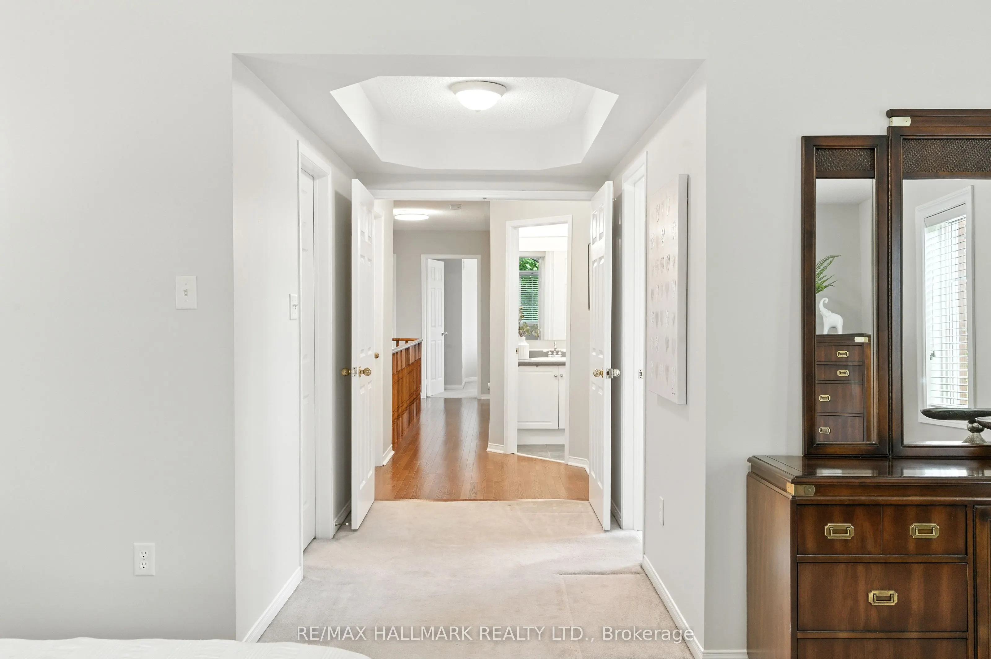 3288 Equestrian Crescent