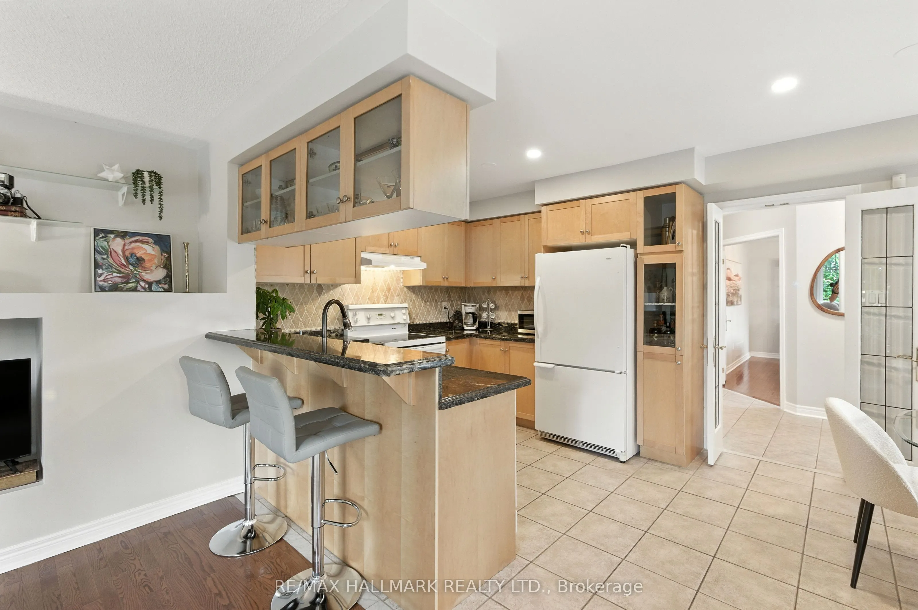 3288 Equestrian Crescent