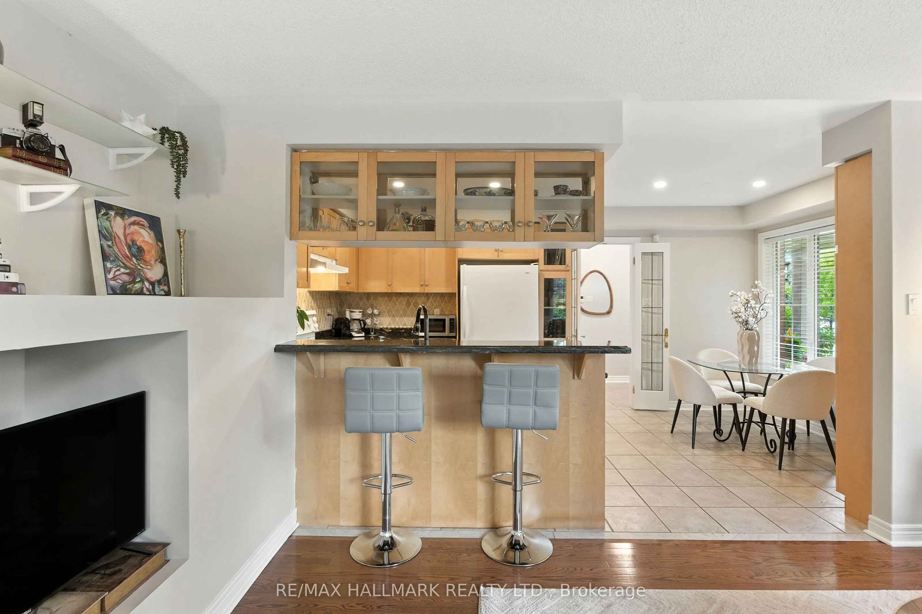 3288 Equestrian Crescent