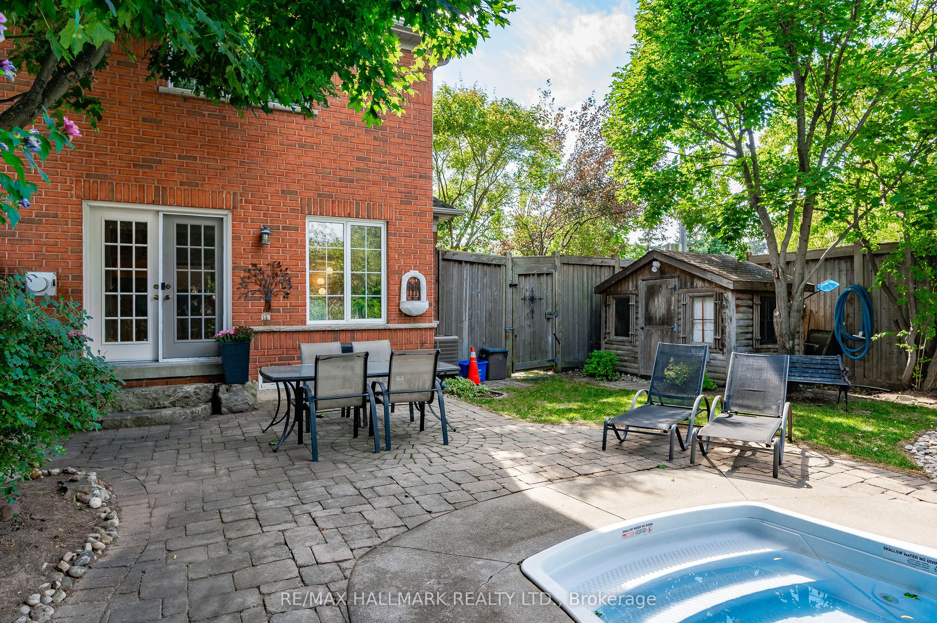 3288 Equestrian Crescent