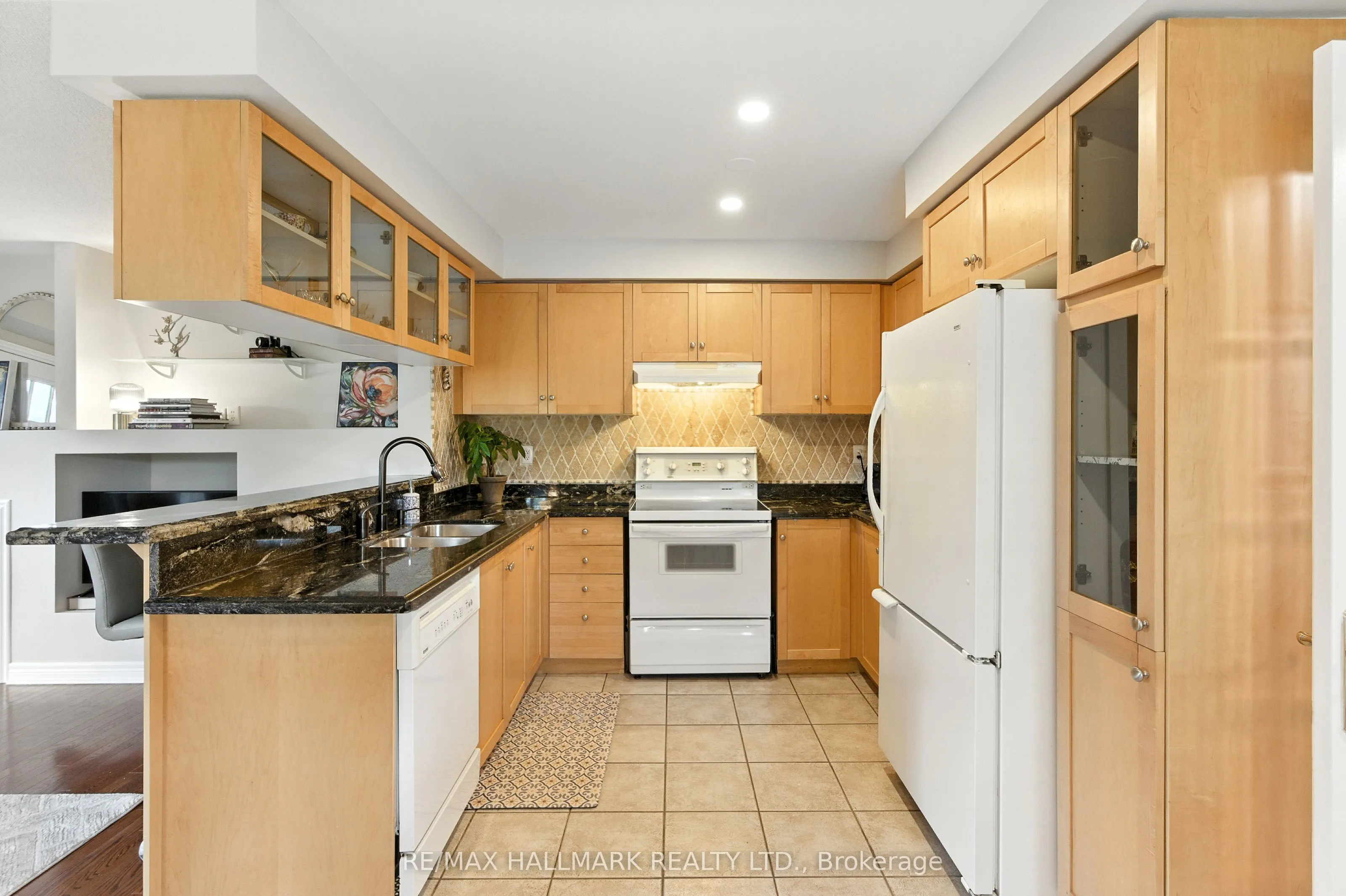 3288 Equestrian Crescent
