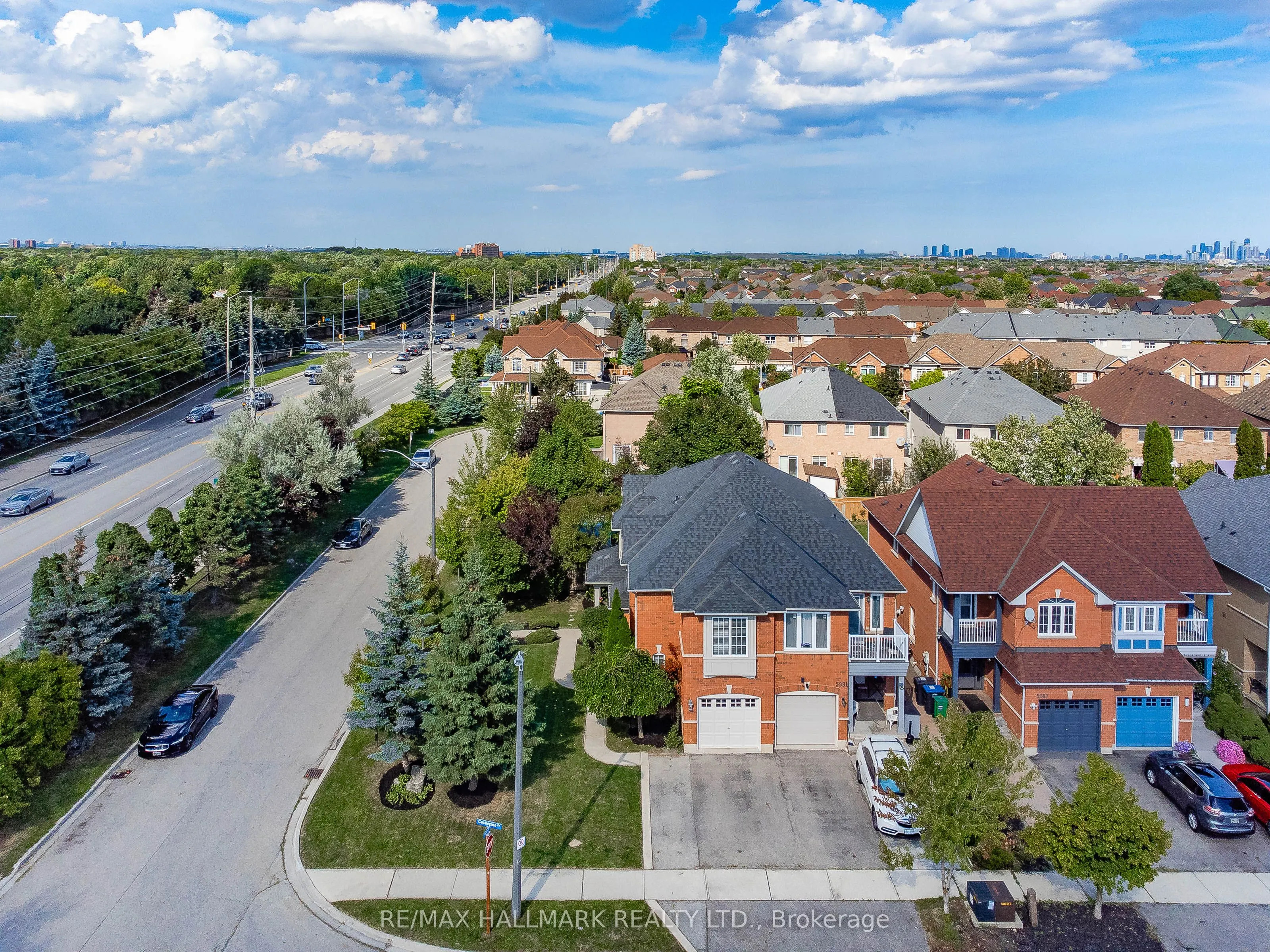 3288 Equestrian Crescent