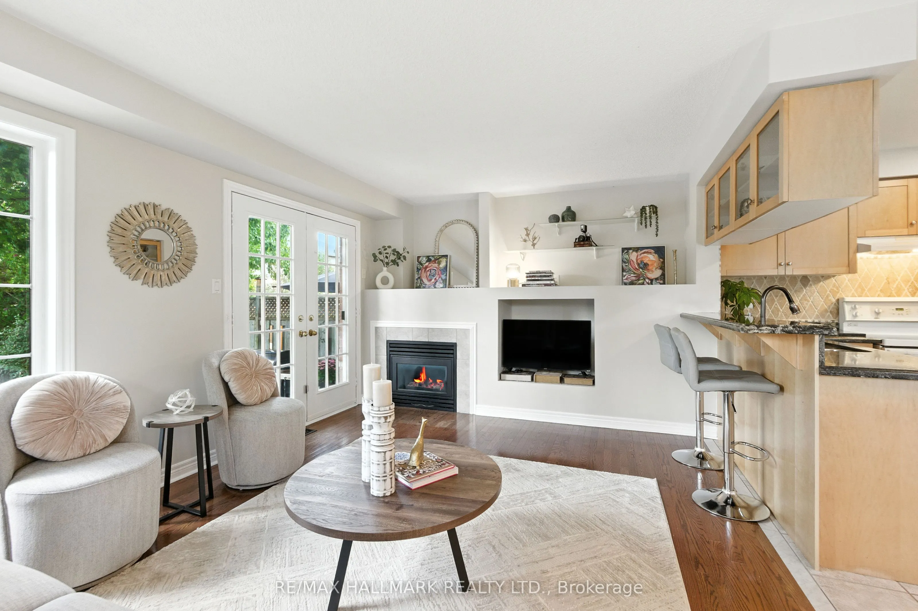3288 Equestrian Crescent