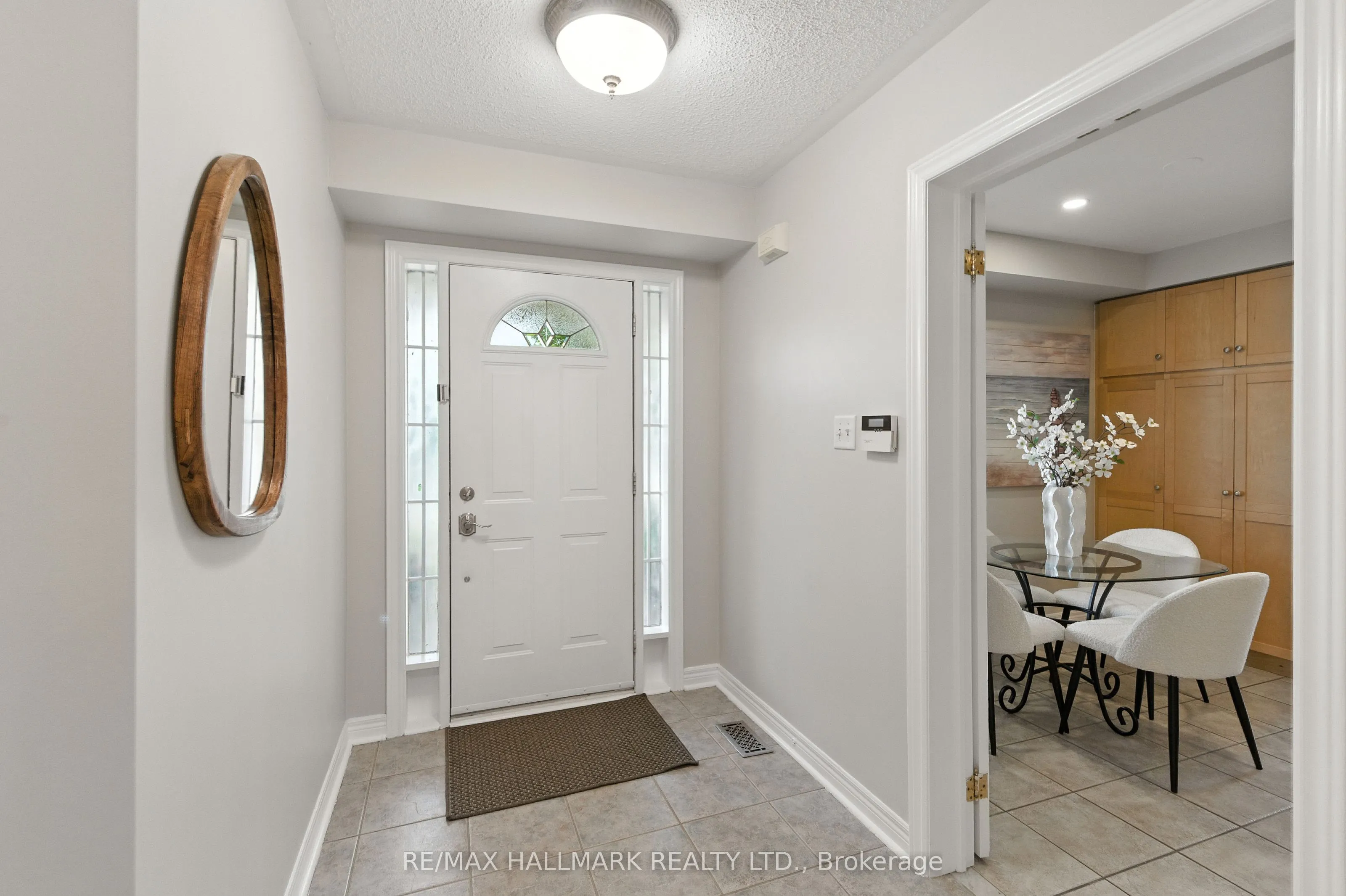 3288 Equestrian Crescent