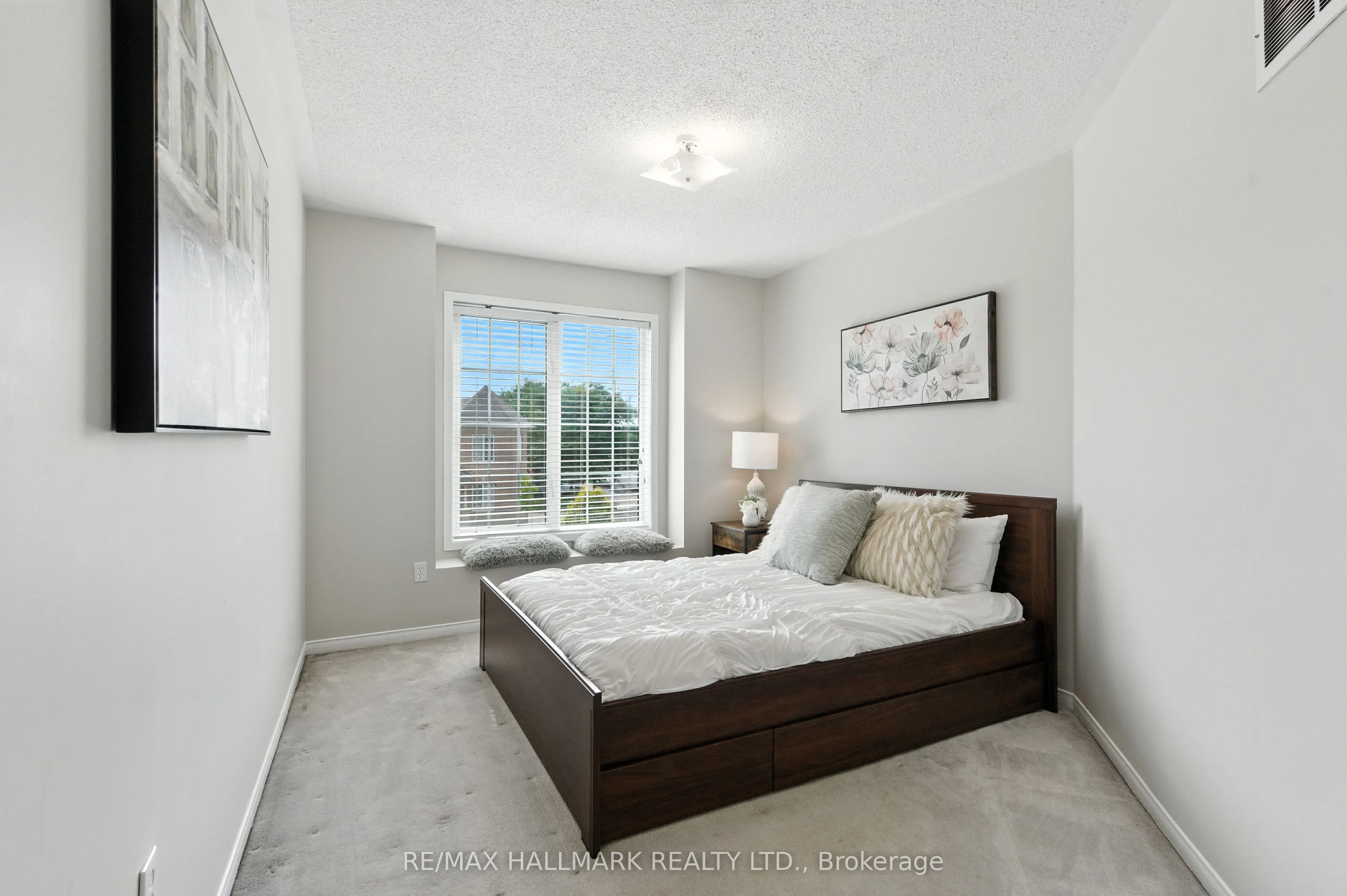 3288 Equestrian Crescent