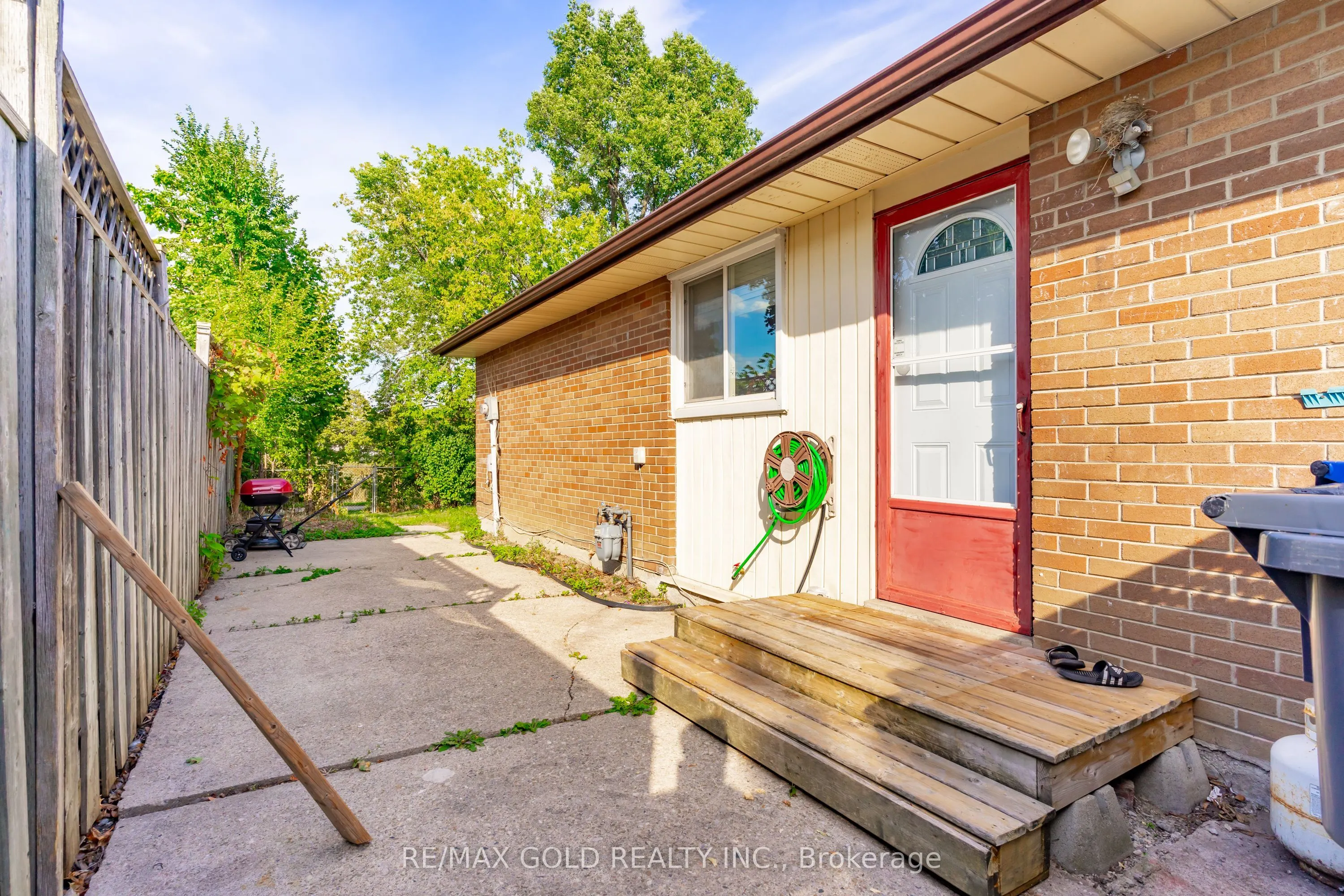 4 Deeside Crescent