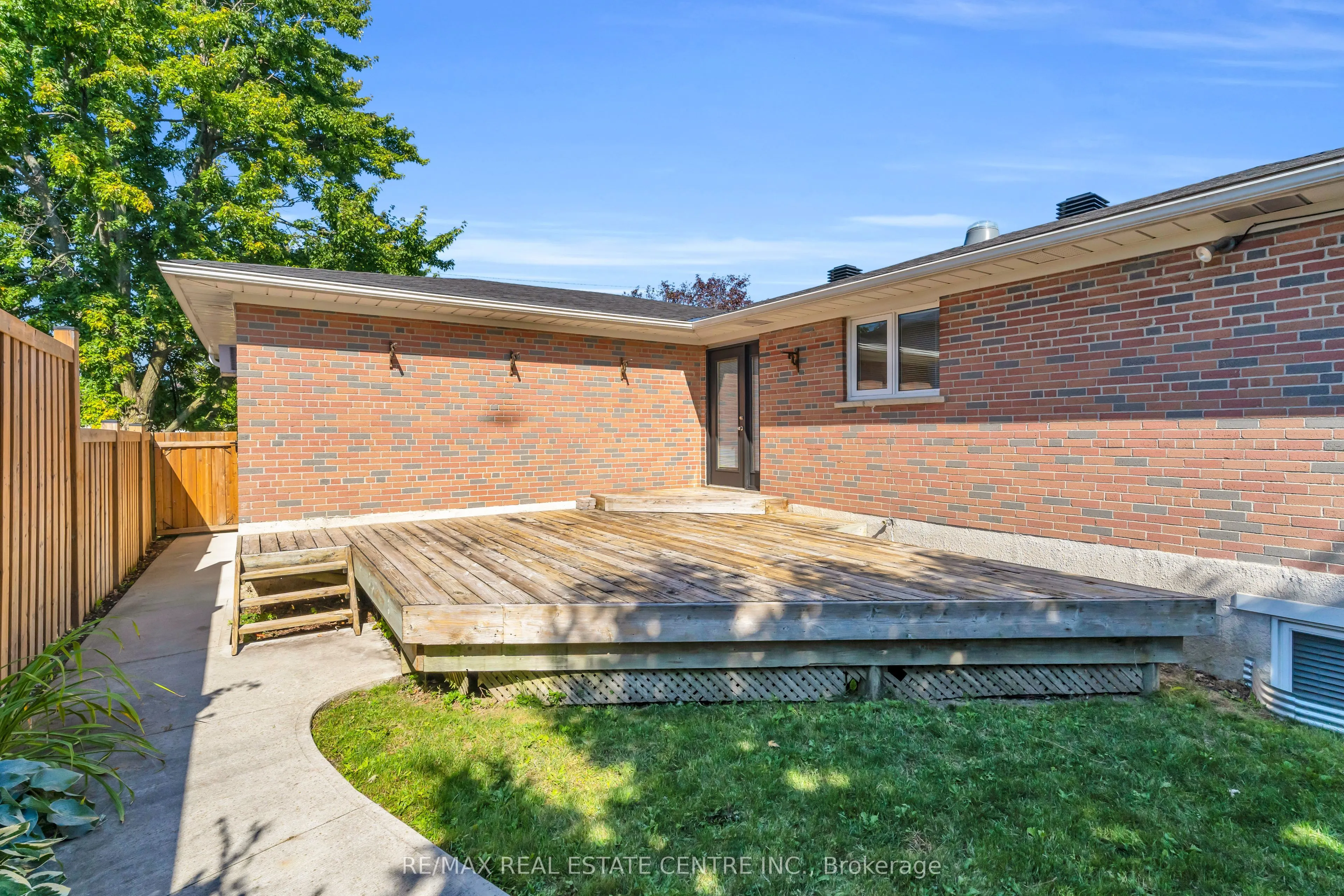 3 Stockman Crescent