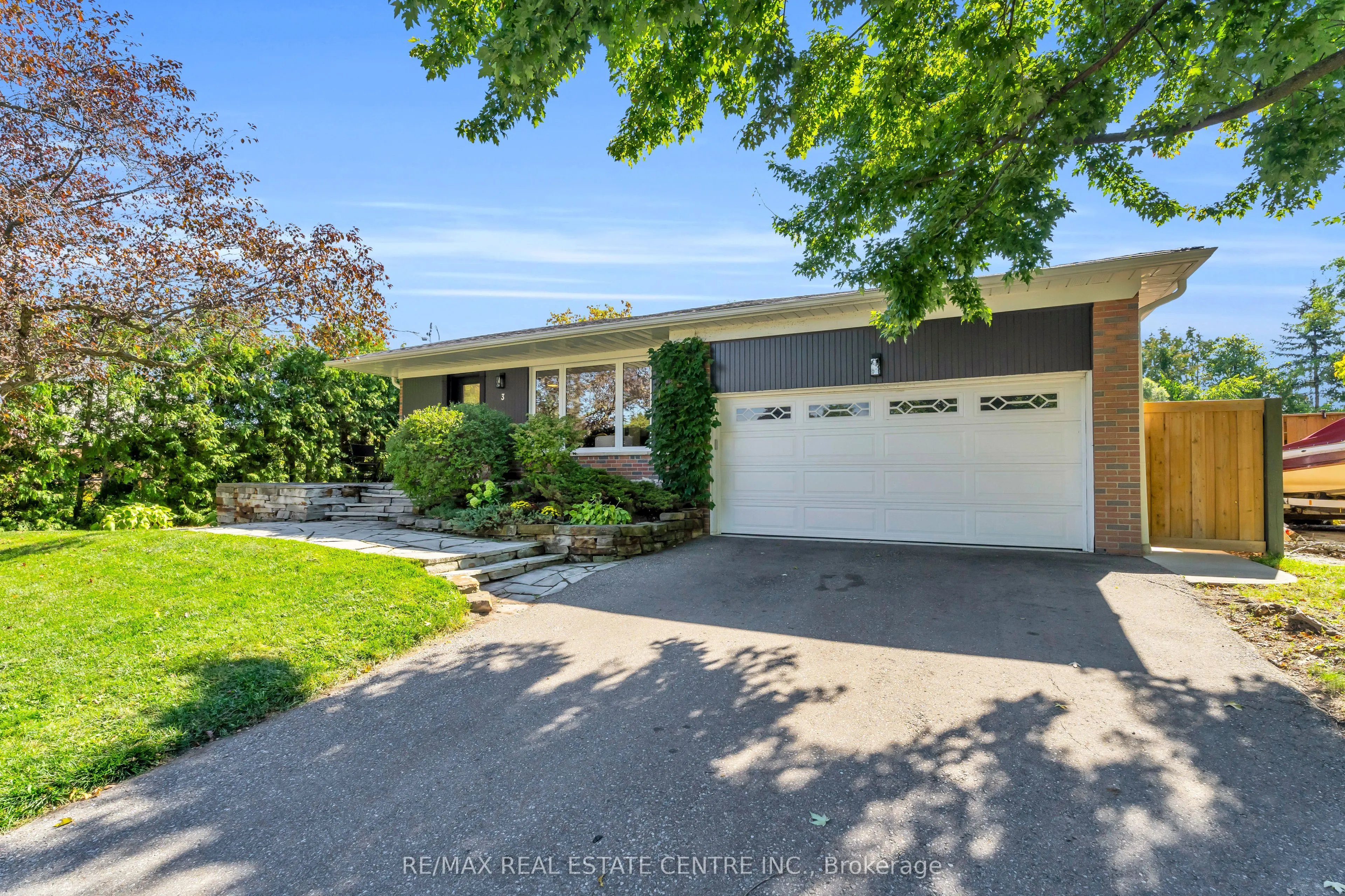 3 Stockman Crescent