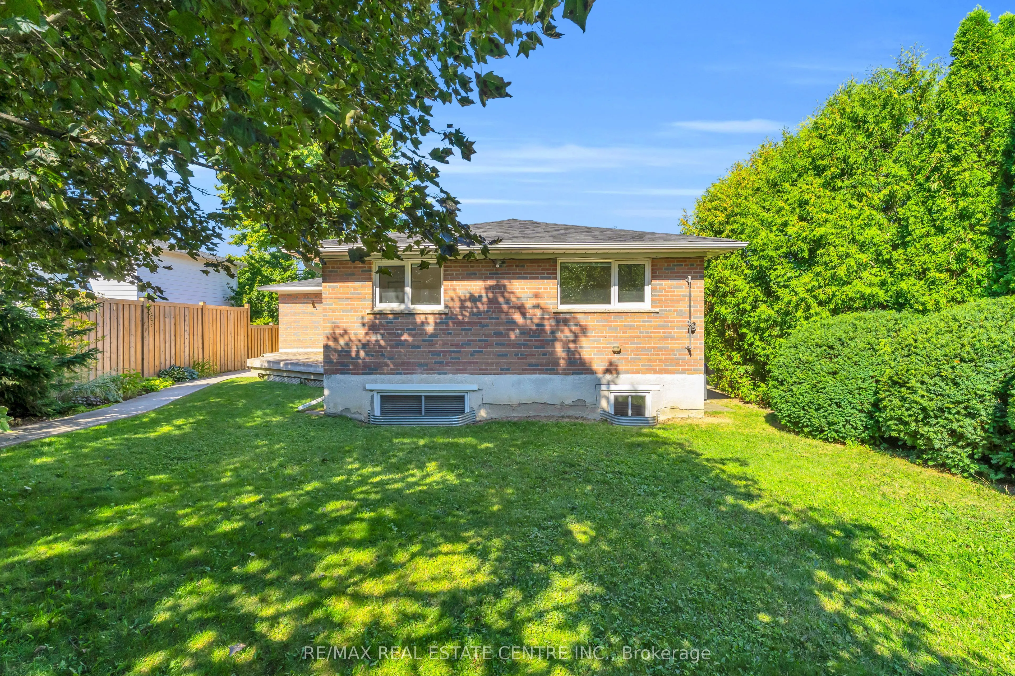 3 Stockman Crescent