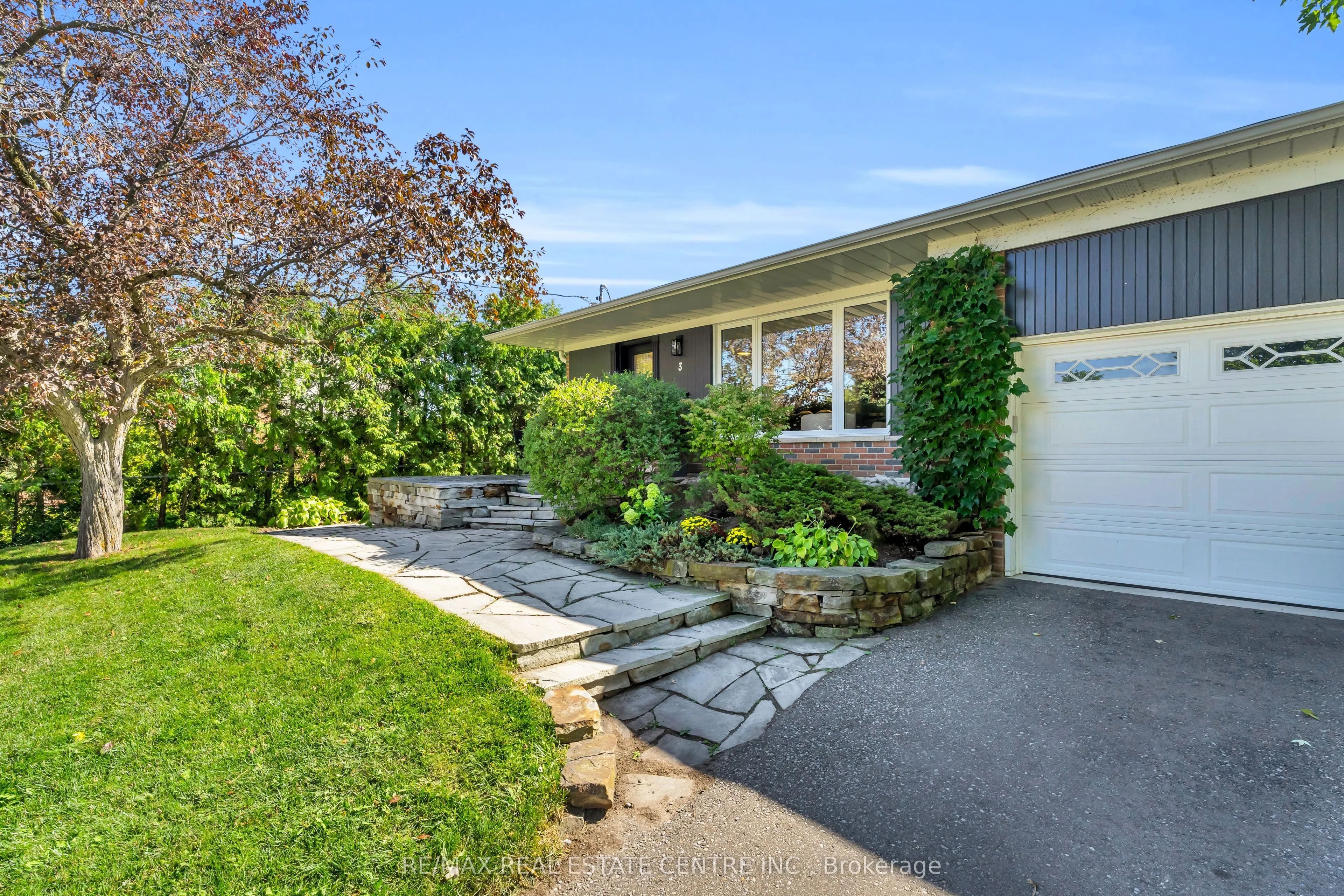 3 Stockman Crescent