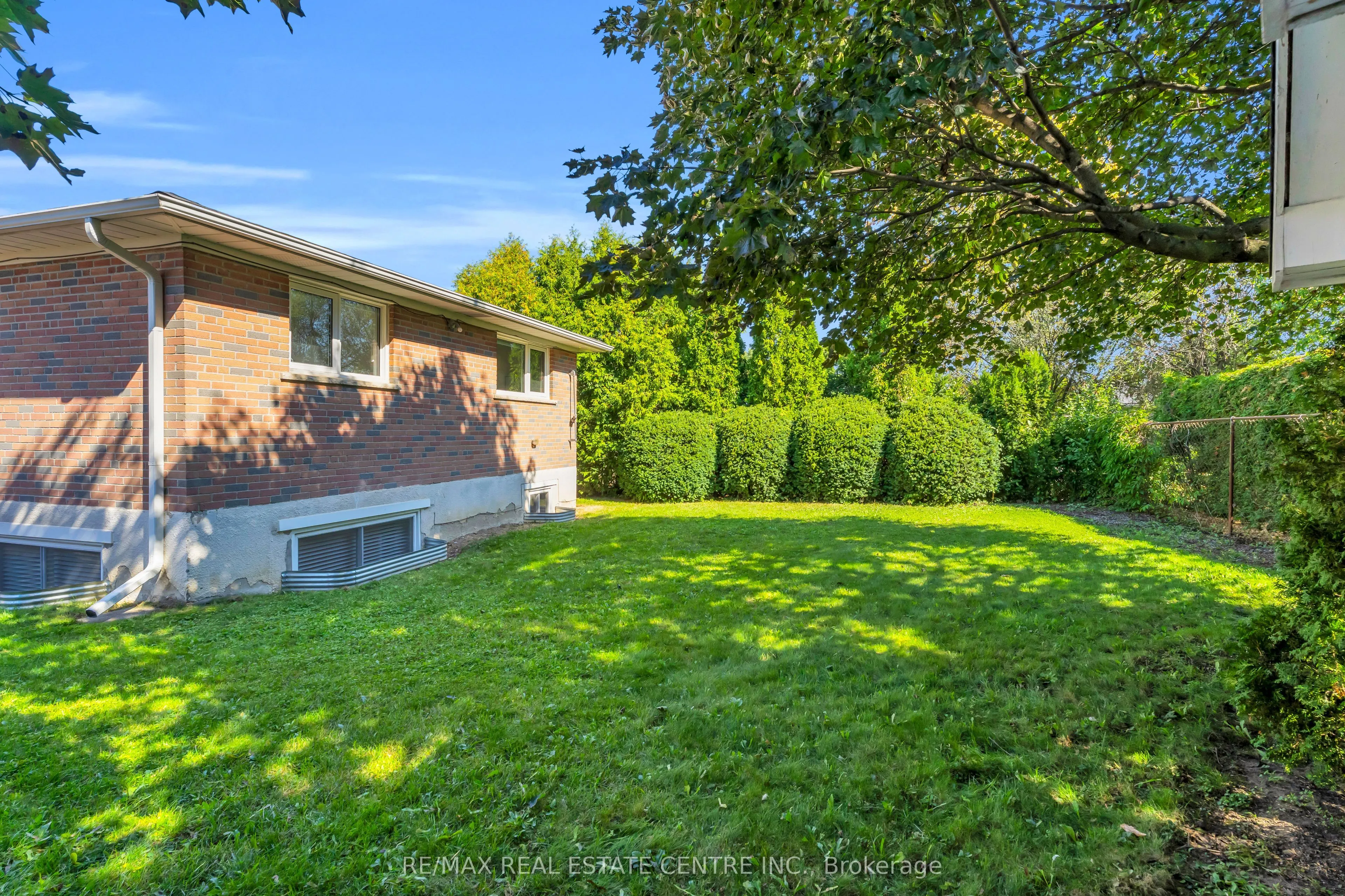3 Stockman Crescent
