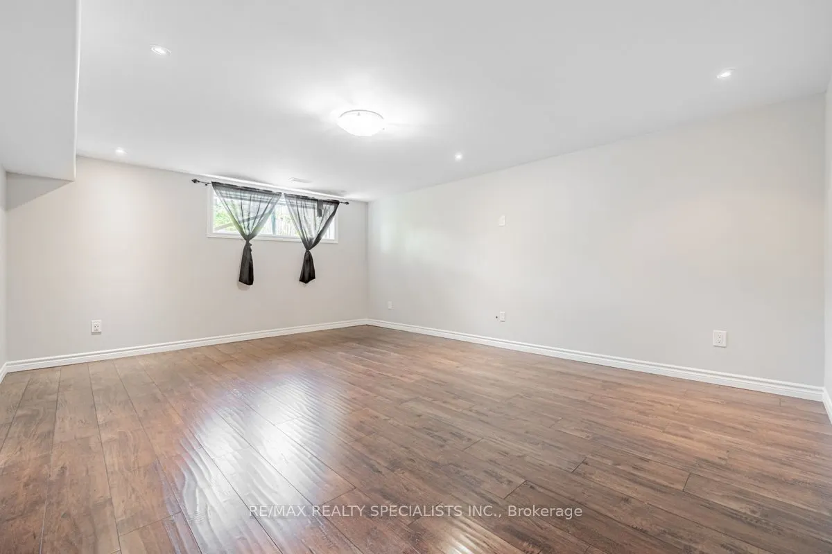 1362 Cawthra Road, #Lower