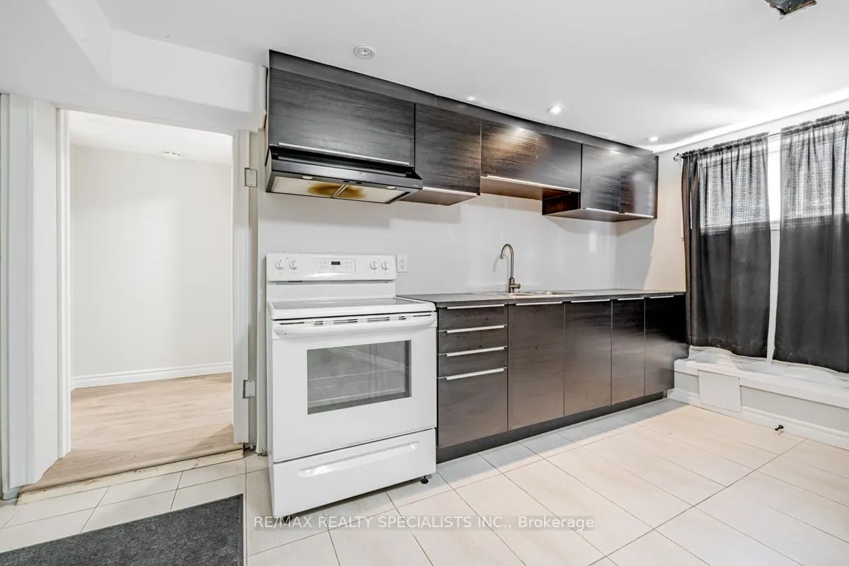 1362 Cawthra Road, #Lower