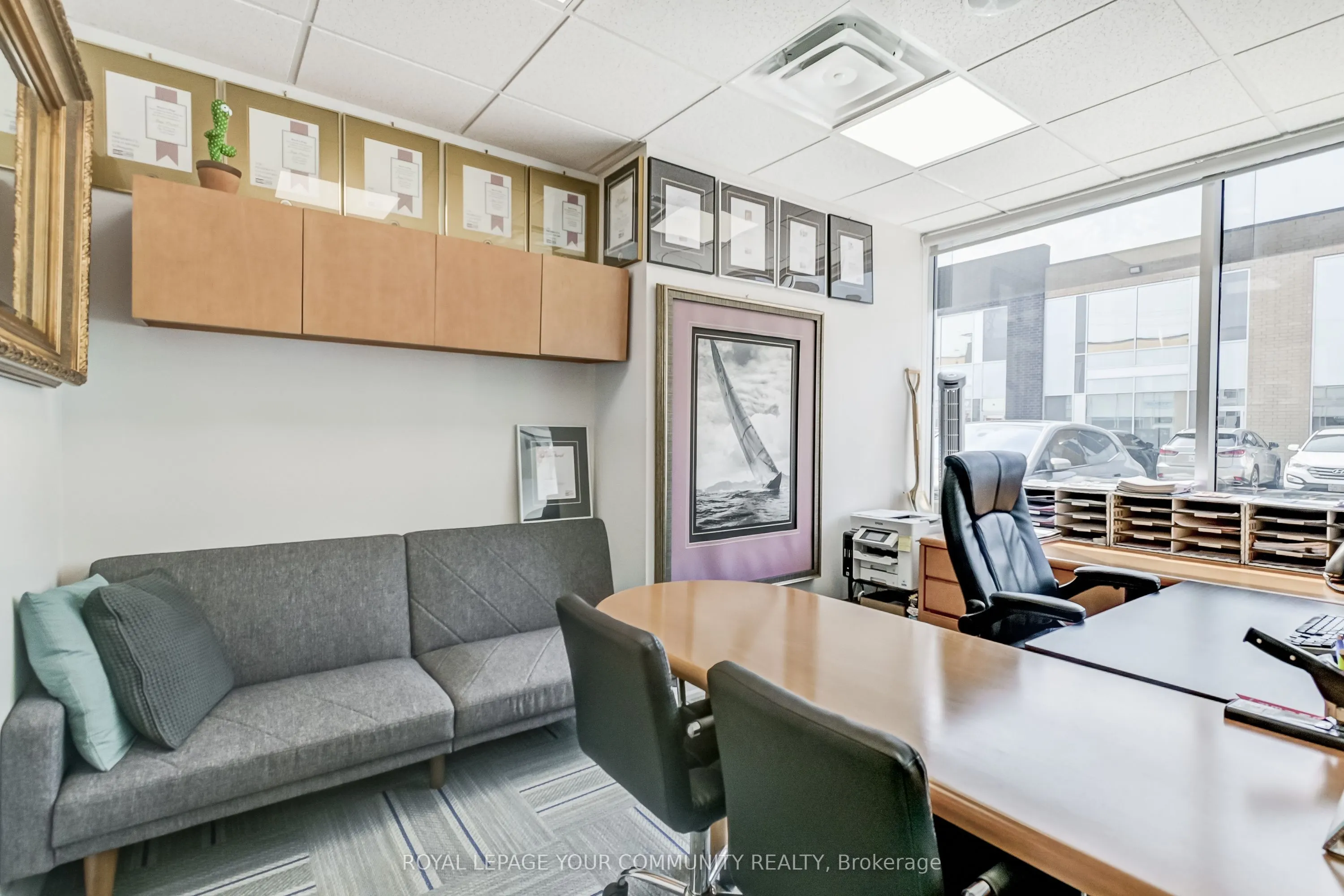 6-1185 Queensway, #East