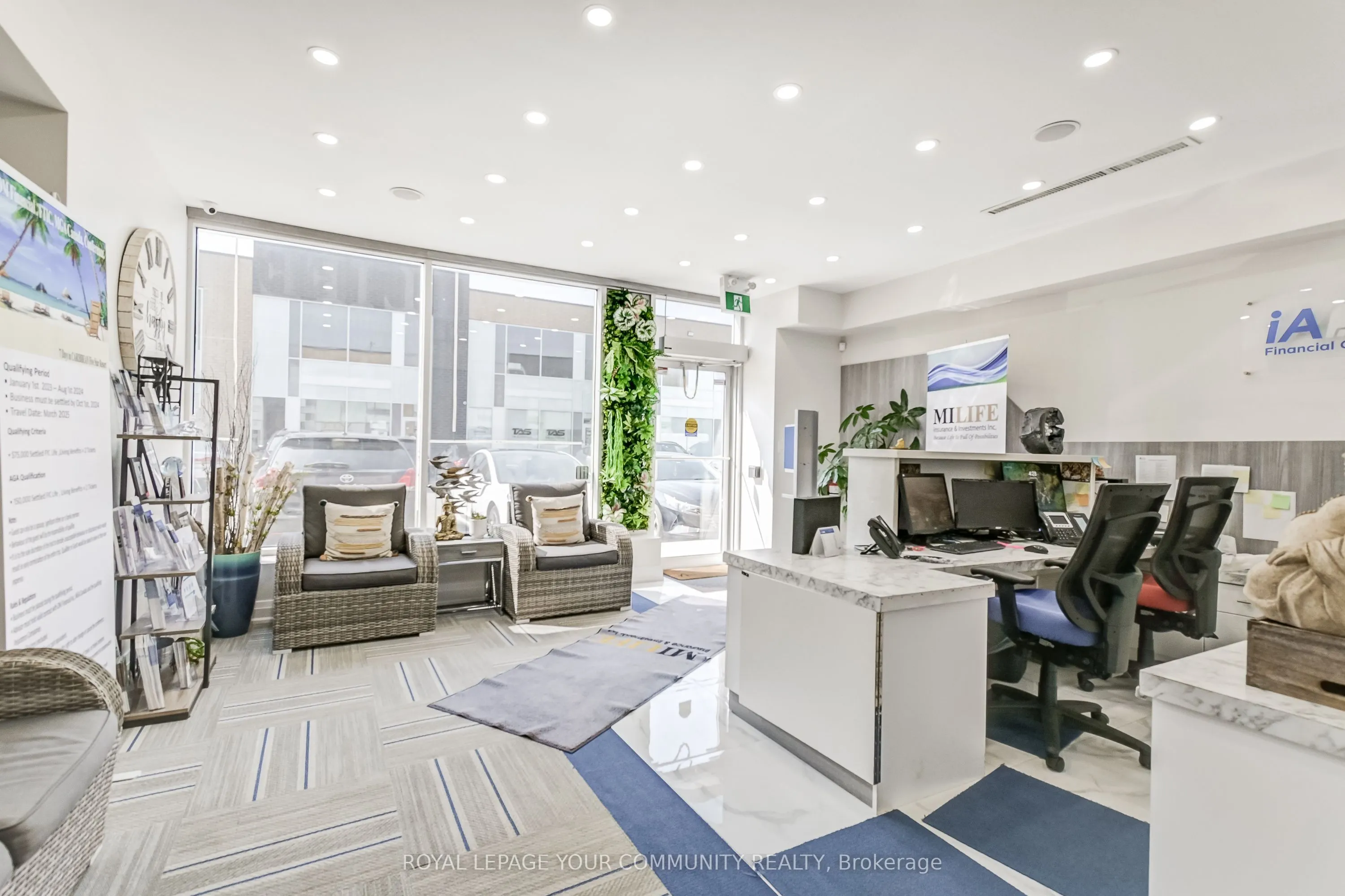 6-1185 Queensway, #East