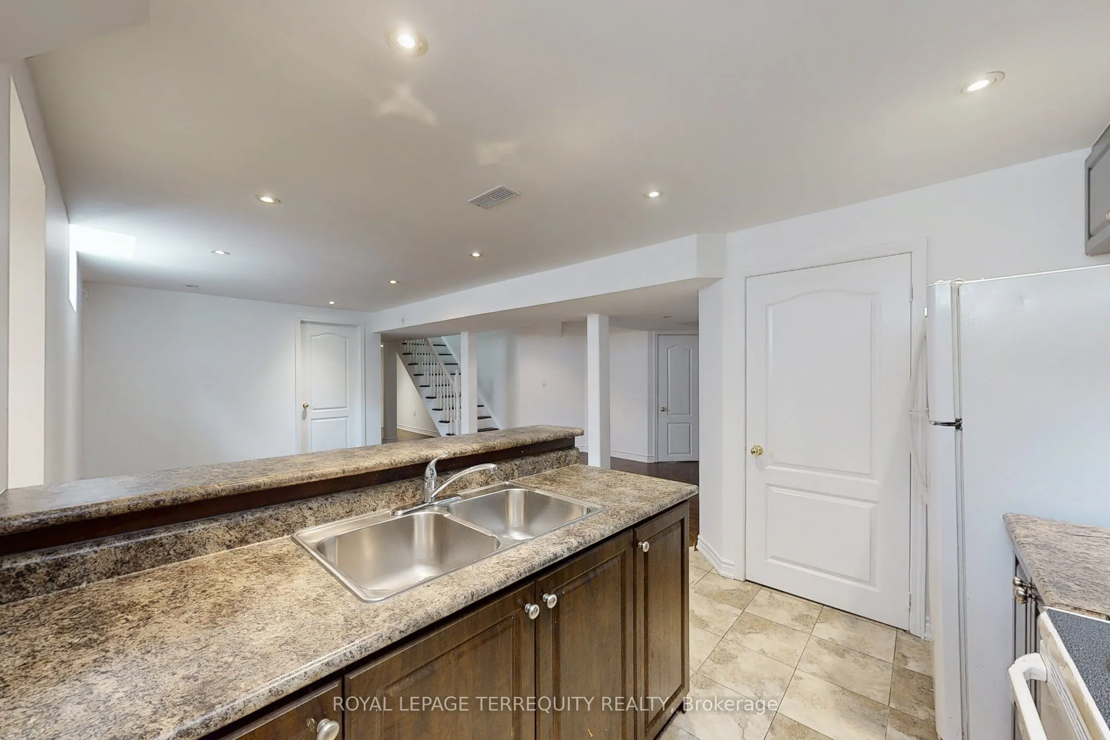6 Verona Drive