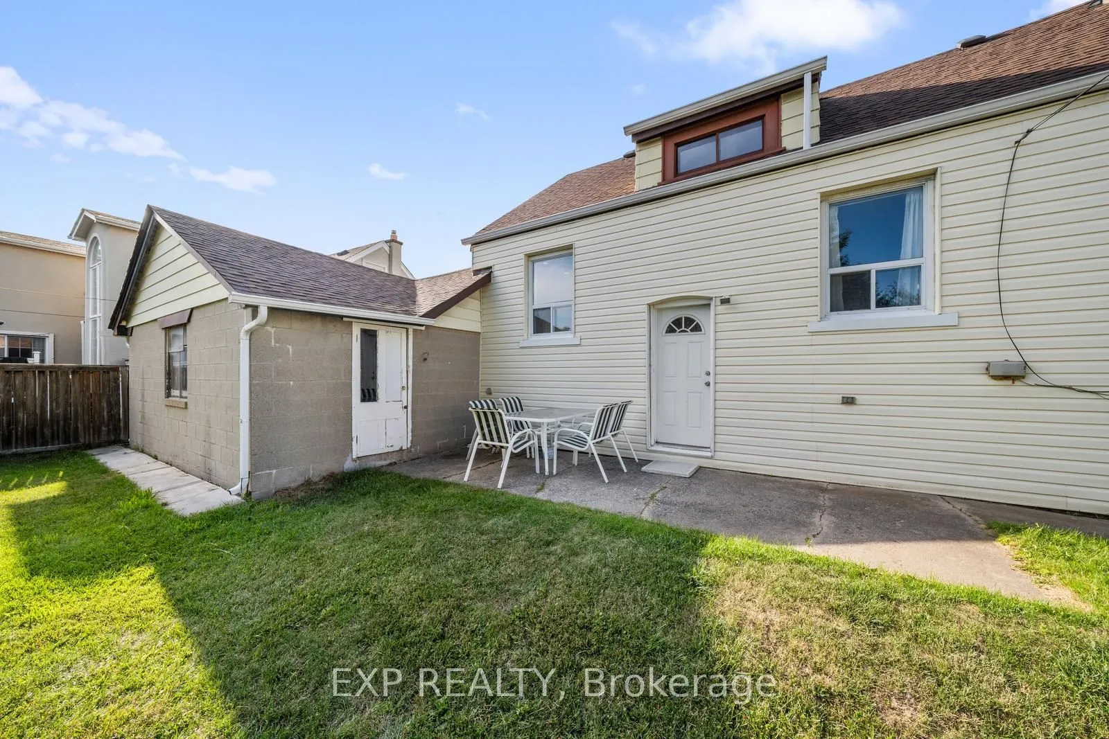55 Winston Park Boulevard