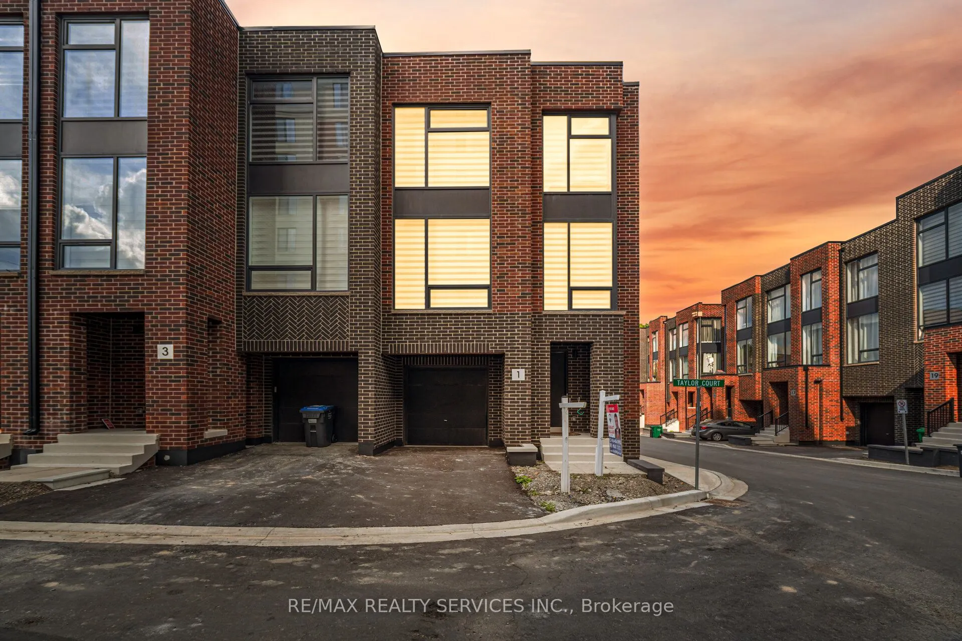 1 Taylor Court