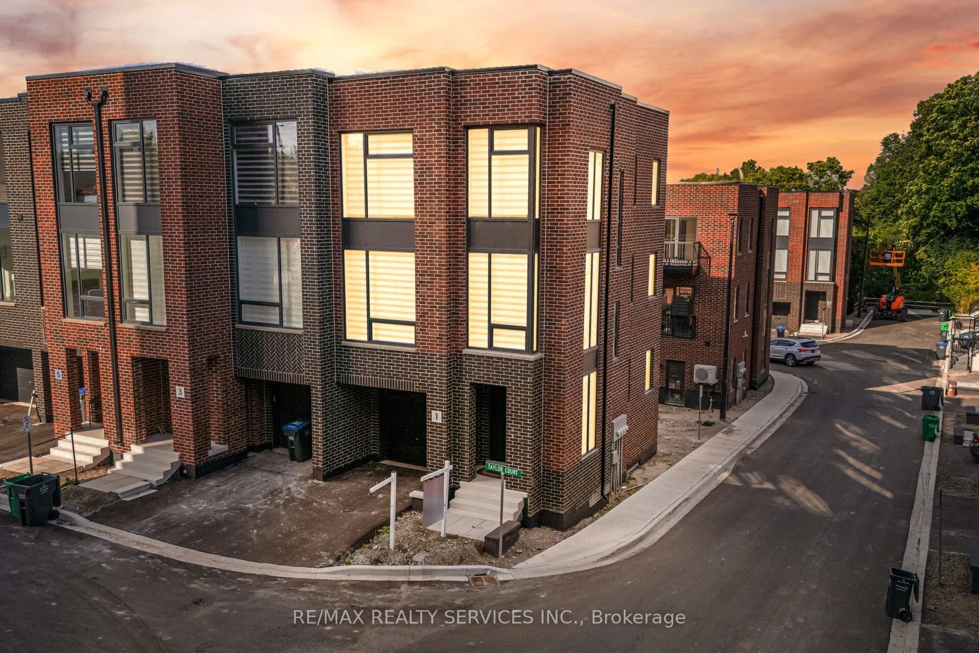 1 Taylor Court