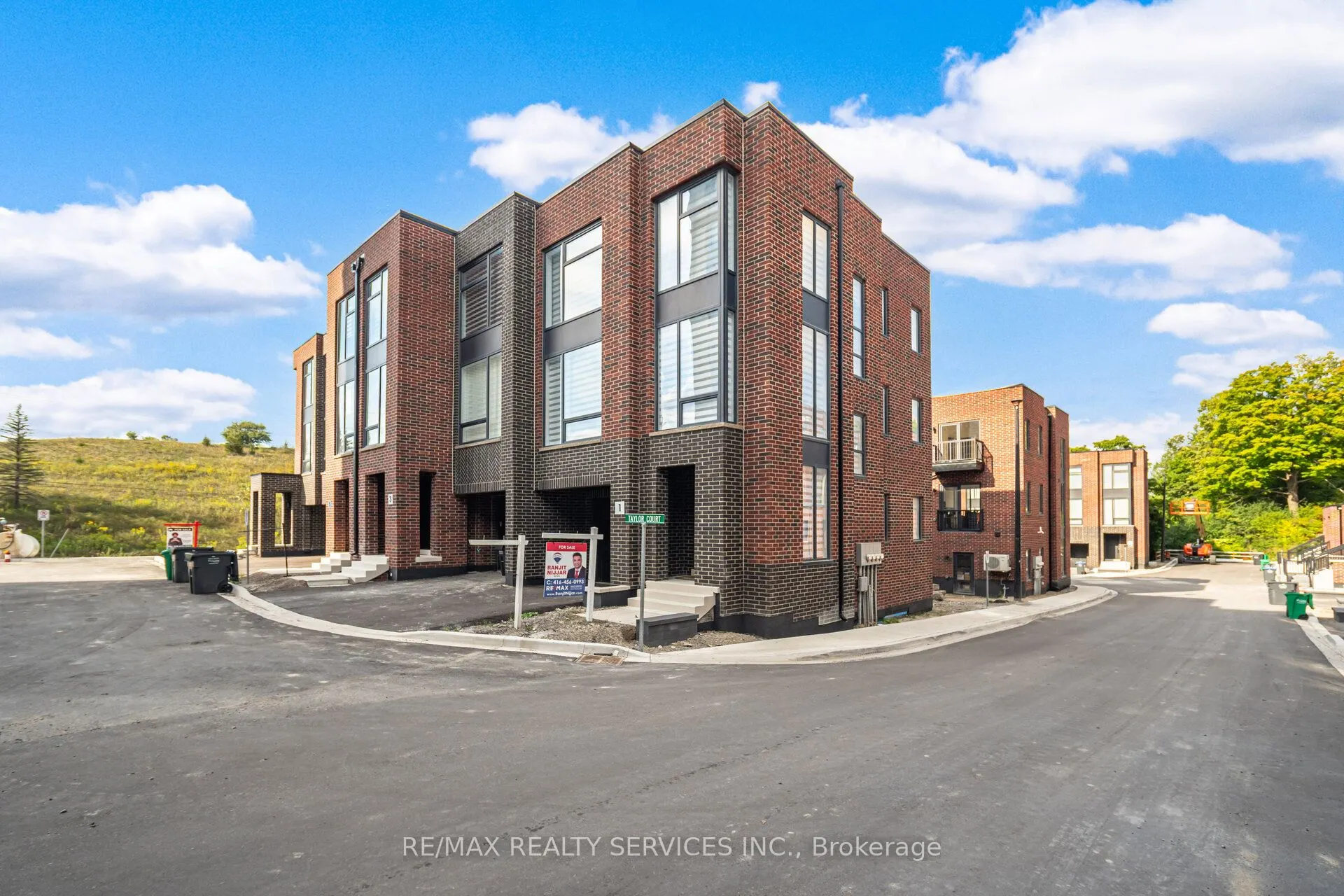 1 Taylor Court