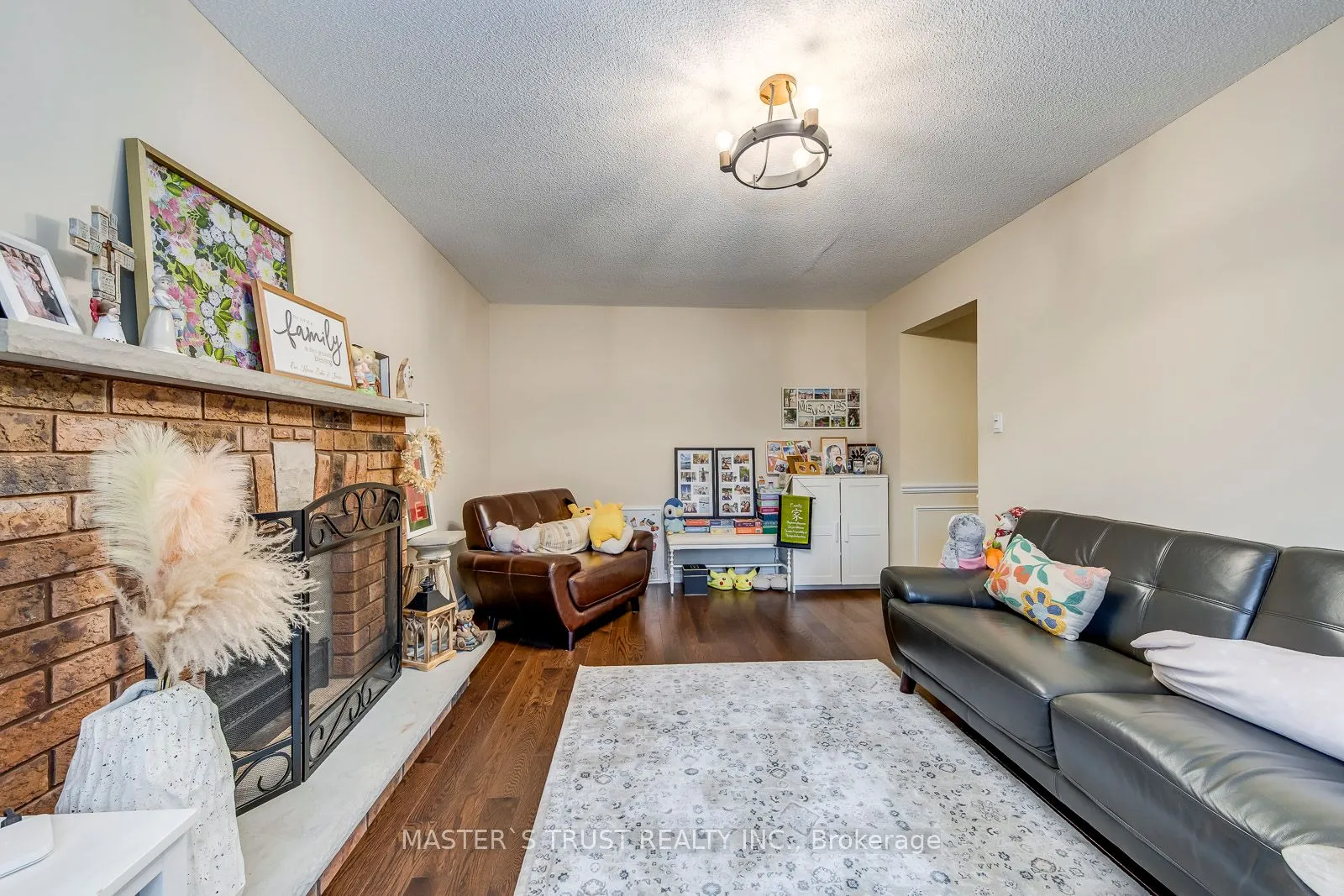 5428 Edencroft Crescent