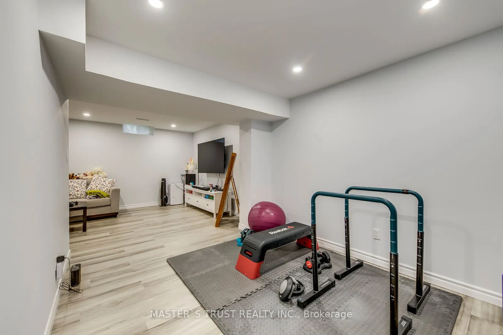 5428 Edencroft Crescent