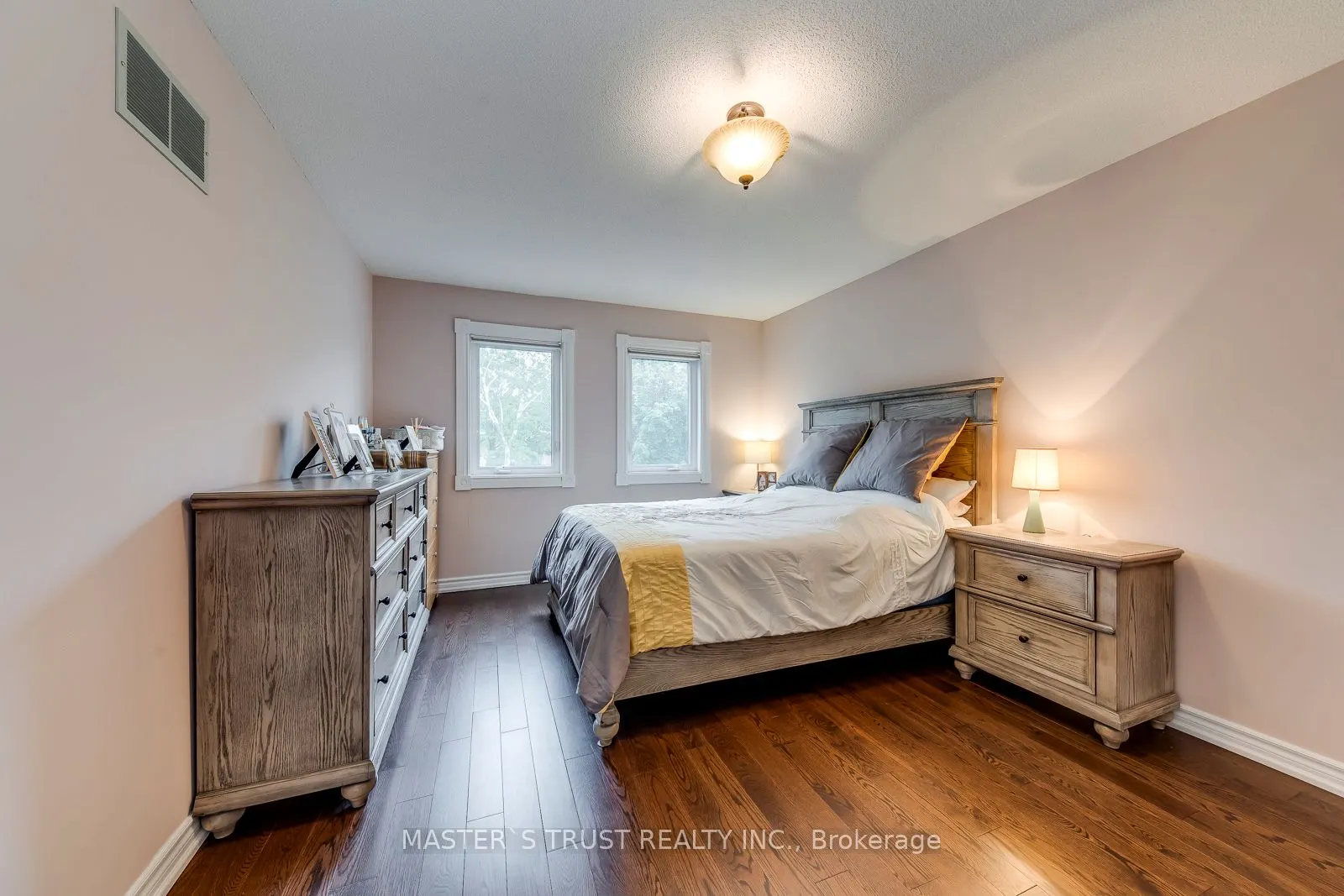 5428 Edencroft Crescent