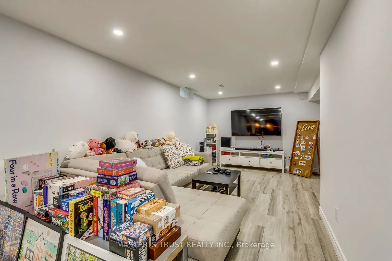 5428 Edencroft Crescent